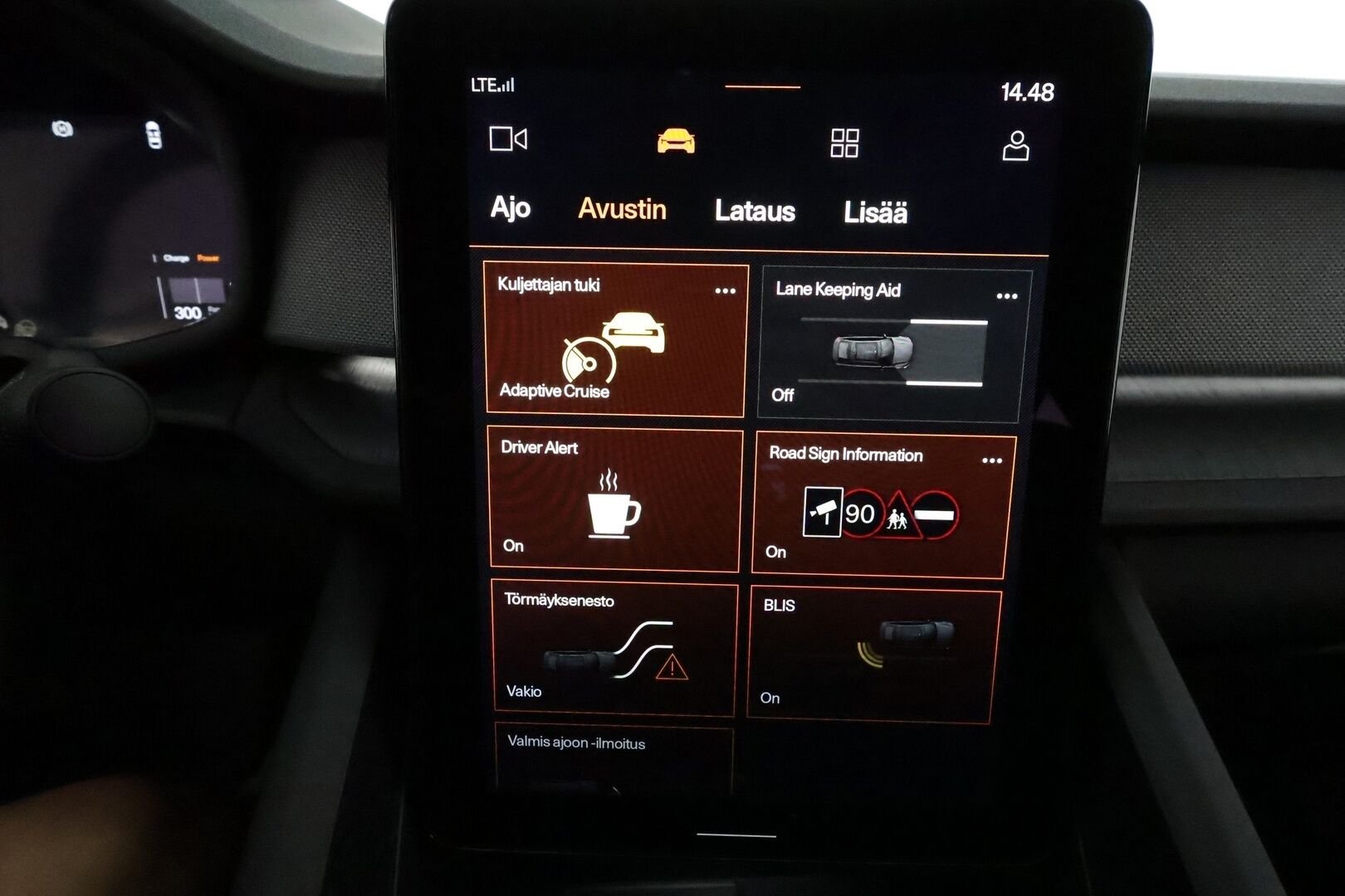 POLESTAR 2 2024 Long range Dual motor, 310kW, 82kWh - 3,99 % KORKOTARJOUS TÄHÄN AUTOON - Pilot&Plus / Harman & Kardon / Lämpöpumppu / Lasikatto / Pixel LED / 360-Kamera / Ratinlämmitys / Merkkihuollot / Huippuvarusteet!