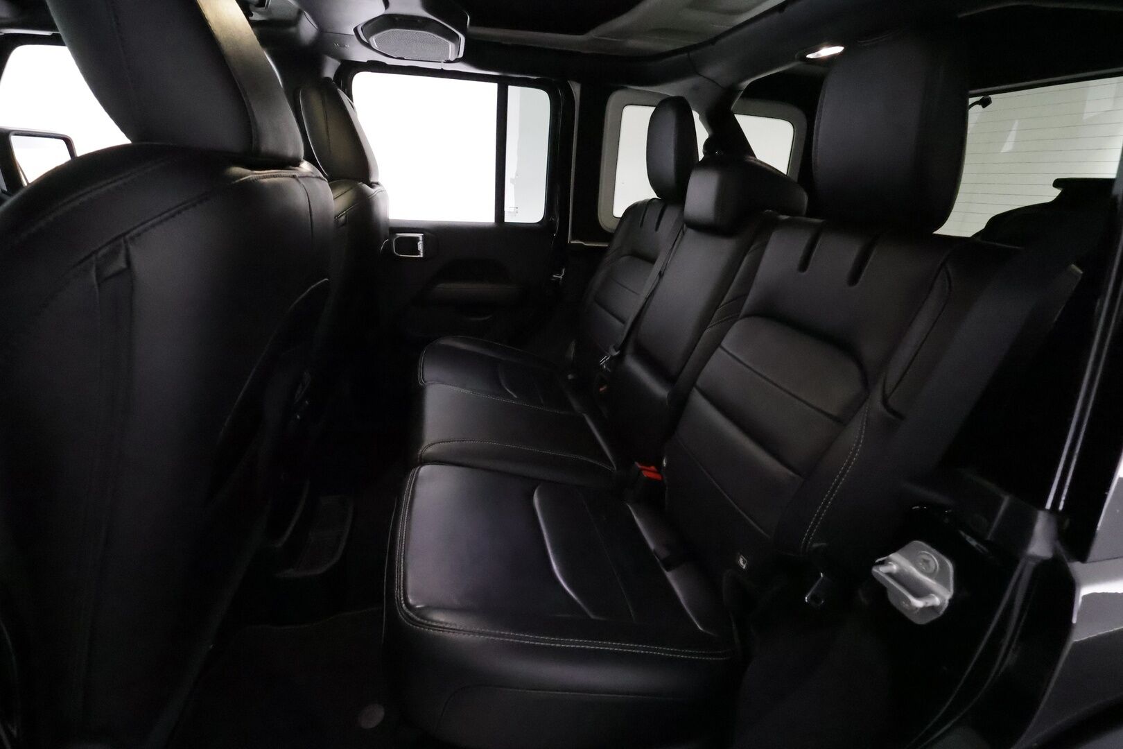 JEEP WRANGLER 2021 Unlimited 2.0 PHEV AT8 4x4 **Adapt.vakkari / Alpine Audio / 180.kamera / Nahkaverhoilu / Navi / KeylessGo / LED** - 2,99 % KORKOTARJOUS TÄHÄN AUTOON - 