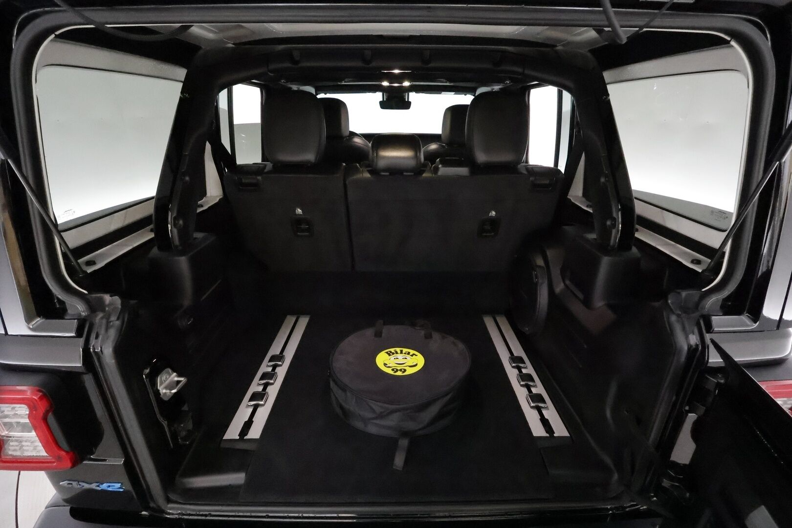JEEP WRANGLER 2021 Unlimited 2.0 PHEV AT8 4x4 **Adapt.vakkari / Alpine Audio / 180.kamera / Nahkaverhoilu / Navi / KeylessGo / LED** - 2,99 % KORKOTARJOUS TÄHÄN AUTOON - 