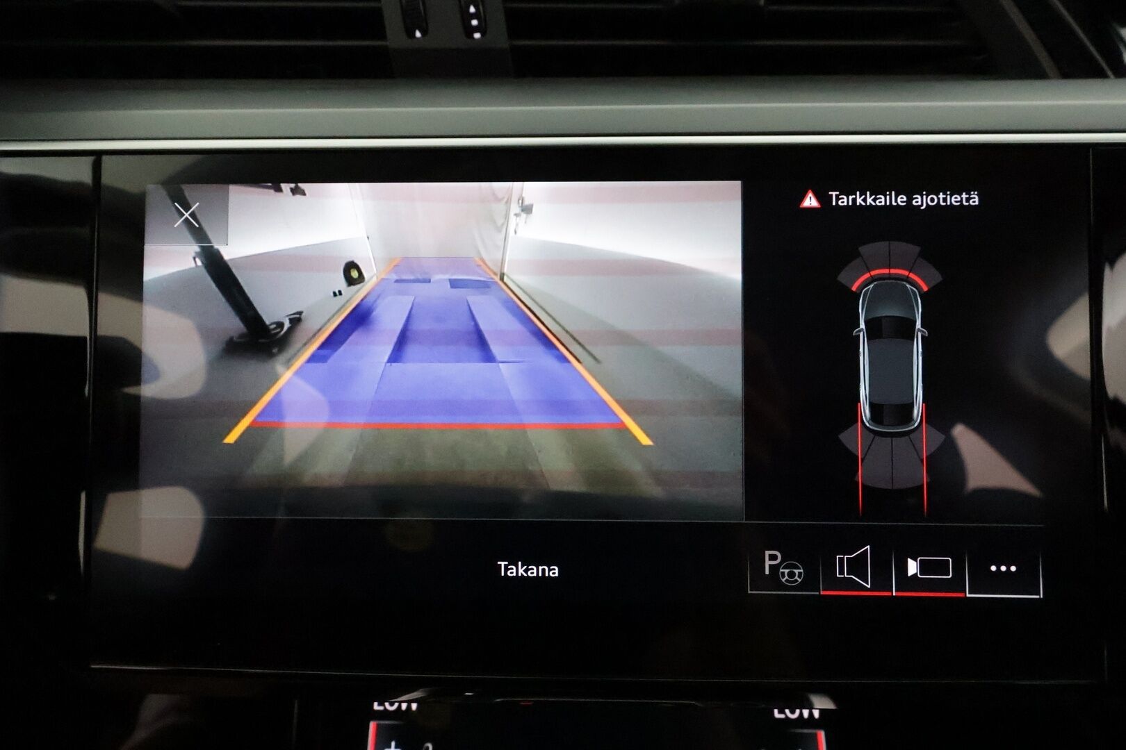 AUDI Q8 E-TRON 2024 50 Sportback **Adapt.vakkari / Bang&Olufsen / Muistipenkki / P.kamera / Digimittaristo / Puolinahat / Ilma-alusta** - 3,99 % KORKOTARJOUS TÄHÄN AUTOON - Akku kuntotarkastettu / Sähköluukku / Kahdet renkaat aluvanteilla / Merkkihuollettu