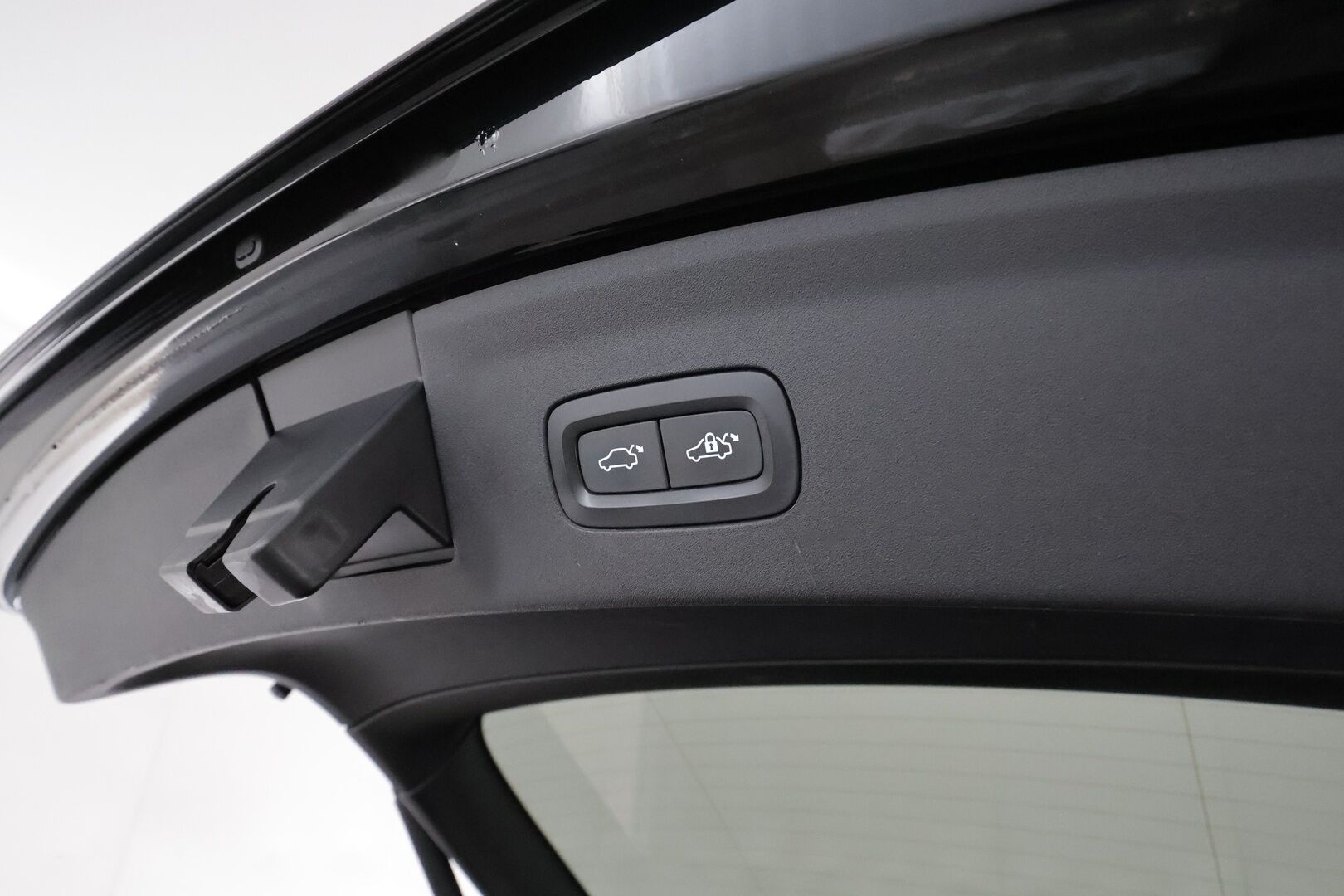 POLESTAR 2 2021 Long Range Dual Motor **Plus&Pilot / Lasikatto / Pixel-LED / Adapt.Vakkari / H&K / 360° / Koukku** - Kahdet Renkaat