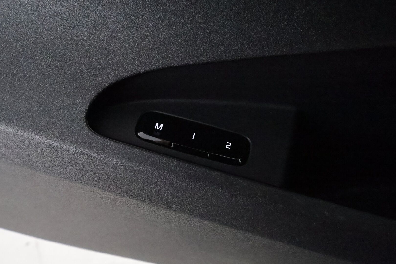 POLESTAR 2 2021 Long Range Dual Motor **Plus&Pilot / Lasikatto / Pixel-LED / Adapt.Vakkari / H&K / 360° / Koukku** - Kahdet Renkaat