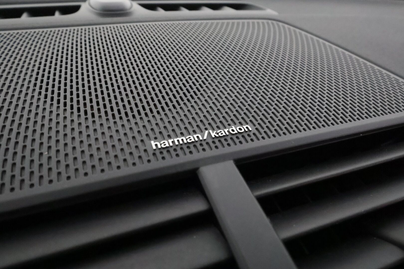 POLESTAR 2 2021 Long Range Dual Motor **Plus&Pilot / Lasikatto / Pixel-LED / Adapt.Vakkari / H&K / 360° / Koukku** - Kahdet Renkaat