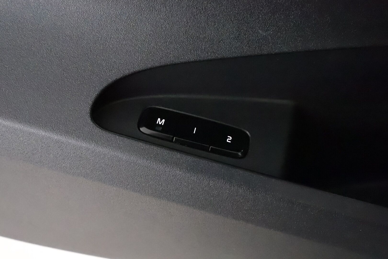 POLESTAR 2 2021 Long Range Dual Motor **Plus&Pilot / Lasikatto / Pixel-LED / Harman/Kardon / Sporttipenkki Muistilla / 360° Kamera** - 3,99 % KORKOTARJOUS TÄHÄN AUTOON - Akku kuntotarkastettu / Kahdet Renkaat