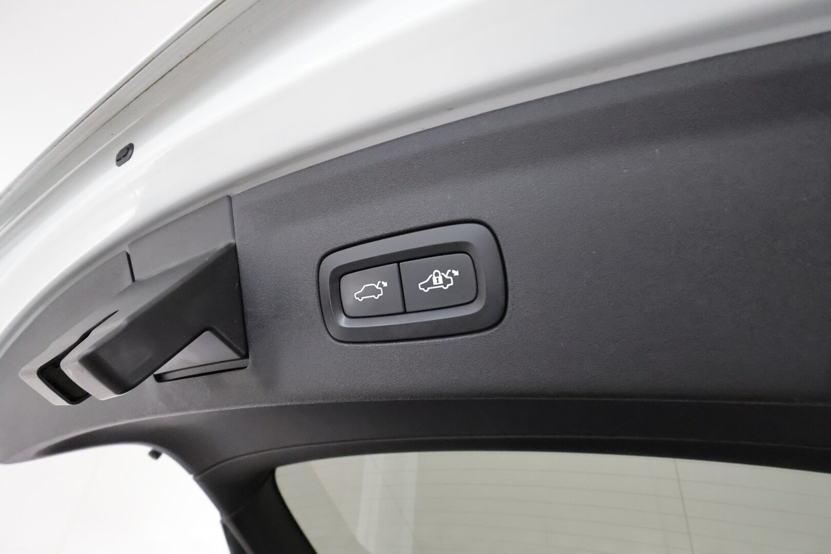 POLESTAR 2 2021 Long Range Dual Motor **Plus&Pilot / Lasikatto / Pixel-LED / Harman/Kardon / Sporttipenkki Muistilla / 360° Kamera** - 3,99 % KORKOTARJOUS TÄHÄN AUTOON - Akku kuntotarkastettu / Kahdet Renkaat