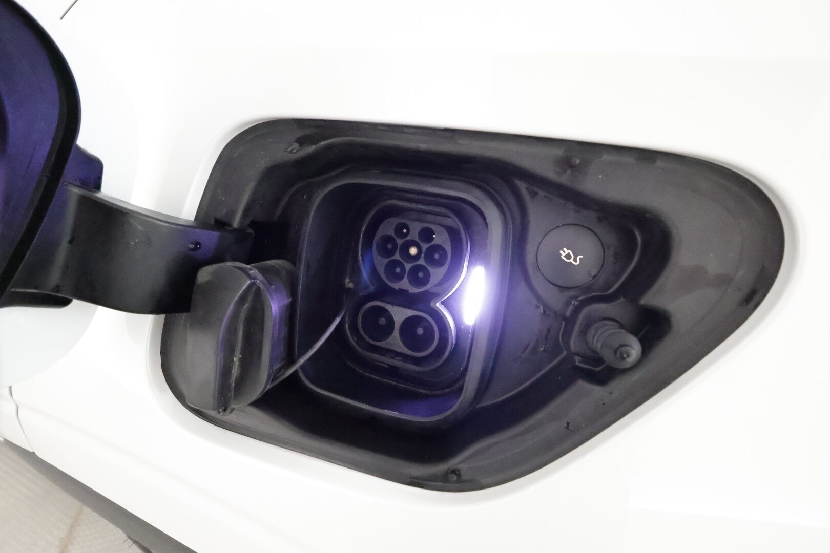 POLESTAR 2 2021 Long Range Dual Motor **Plus&Pilot / Lasikatto / Pixel-LED / Harman/Kardon / Sporttipenkki Muistilla / 360° Kamera** - 3,99 % KORKOTARJOUS TÄHÄN AUTOON - Akku kuntotarkastettu / Kahdet Renkaat