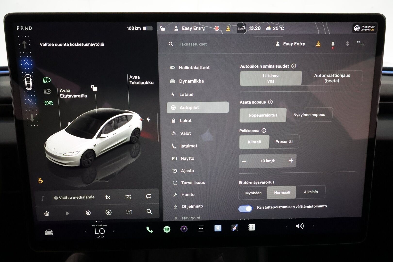 TESLA MODEL 3 2024 Long Range AWD Highland **Lasikatto / Lämpöpumppu / Koukku / Adapt.Vakkari / Matrix-LED / P.kamera / Muistipenkki** - 3,99 % KORKOTARJOUS TÄHÄN AUTOON - Kahdet Renkaat