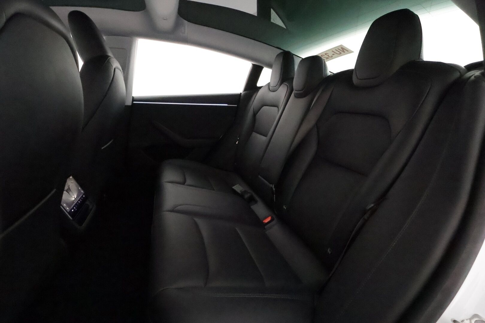 TESLA MODEL 3 2024 Long Range AWD Highland **Lasikatto / Lämpöpumppu / Koukku / Adapt.Vakkari / Matrix-LED / P.kamera / Muistipenkki** - 3,99 % KORKOTARJOUS TÄHÄN AUTOON - Kahdet Renkaat