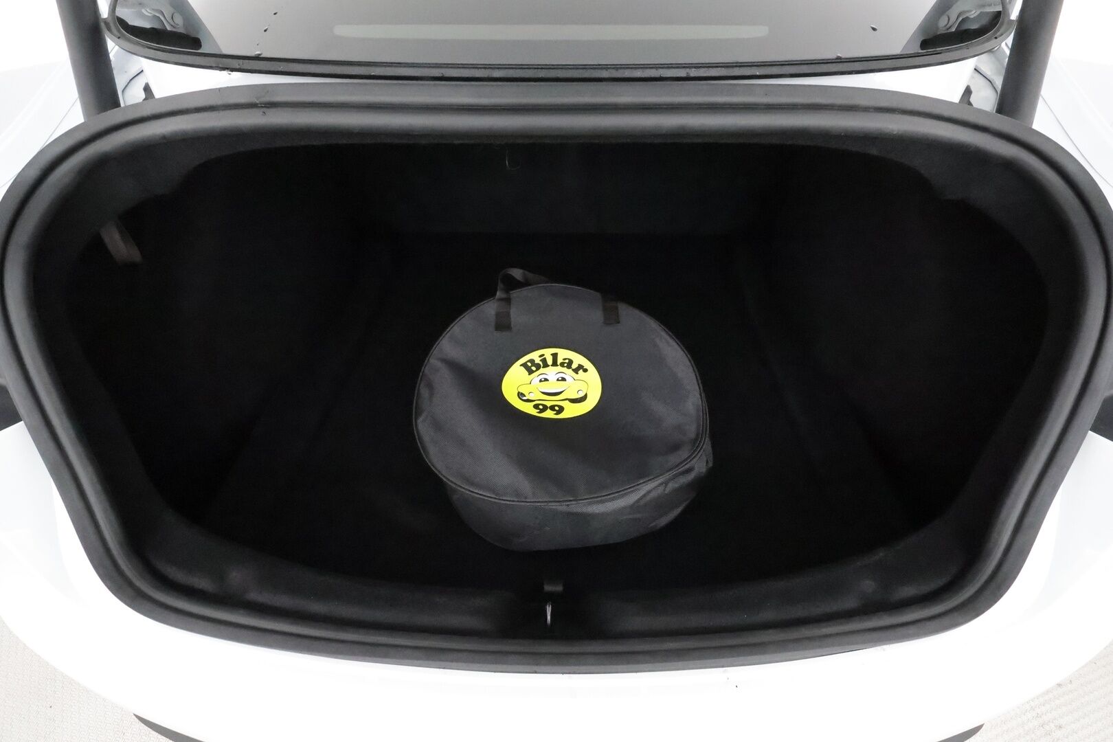 TESLA MODEL 3 2024 Long Range AWD Highland **Lasikatto / Lämpöpumppu / Koukku / Adapt.Vakkari / Matrix-LED / P.kamera / Muistipenkki** - 3,99 % KORKOTARJOUS TÄHÄN AUTOON - Kahdet Renkaat