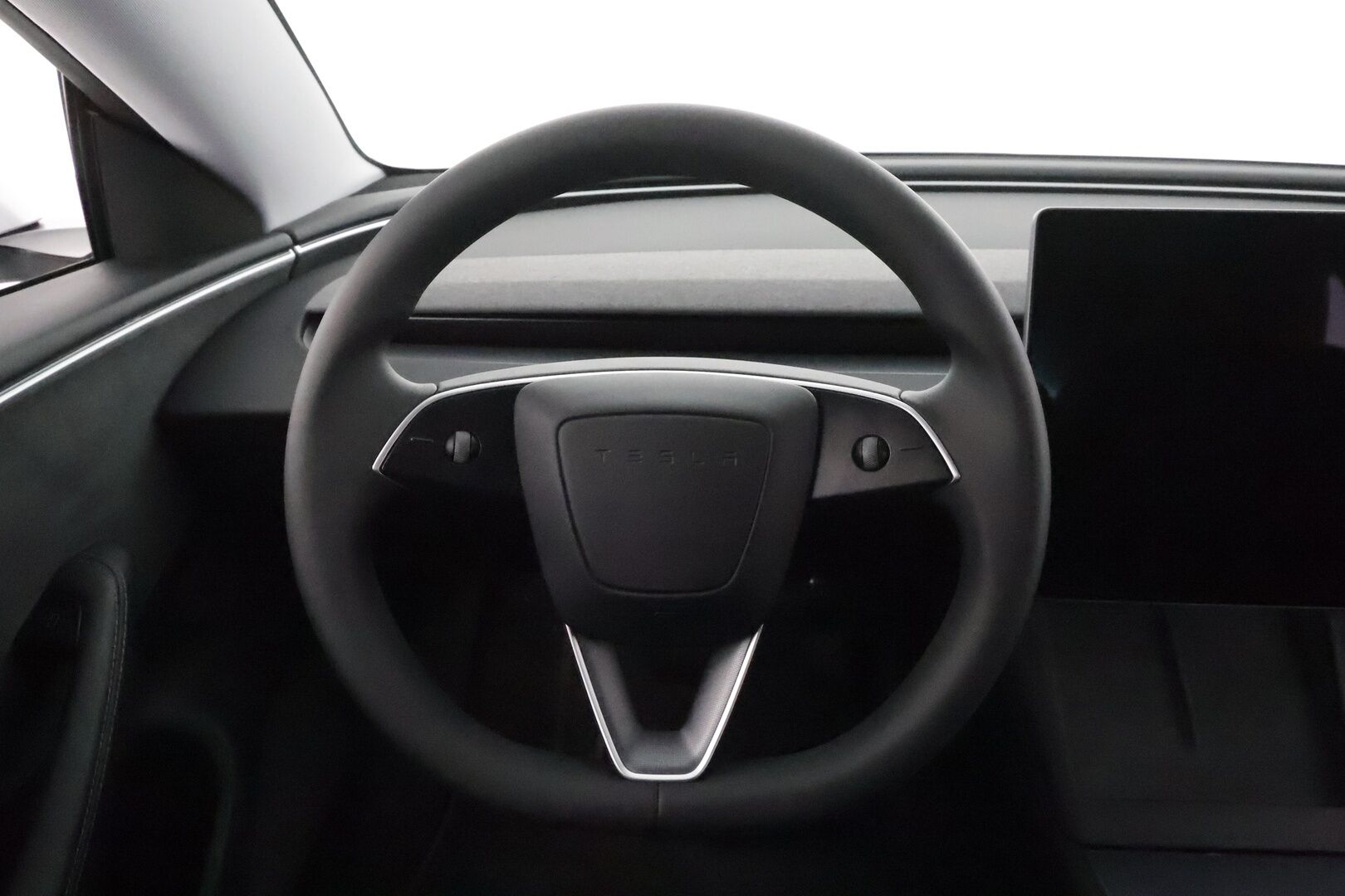 TESLA MODEL 3 2024 Long Range AWD Highland **Lasikatto / Lämpöpumppu / Koukku / Adapt.Vakkari / Matrix-LED / P.kamera / Muistipenkki** - 3,99 % KORKOTARJOUS TÄHÄN AUTOON - Kahdet Renkaat