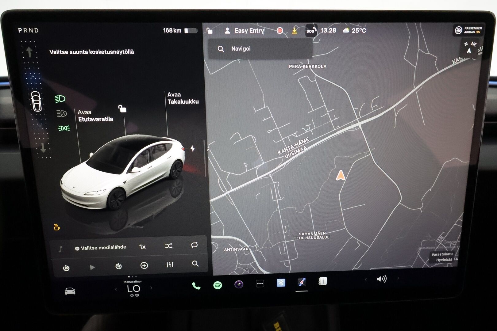 TESLA MODEL 3 2024 Long Range AWD Highland **Lasikatto / Lämpöpumppu / Koukku / Adapt.Vakkari / Matrix-LED / P.kamera / Muistipenkki** - 3,99 % KORKOTARJOUS TÄHÄN AUTOON - Kahdet Renkaat