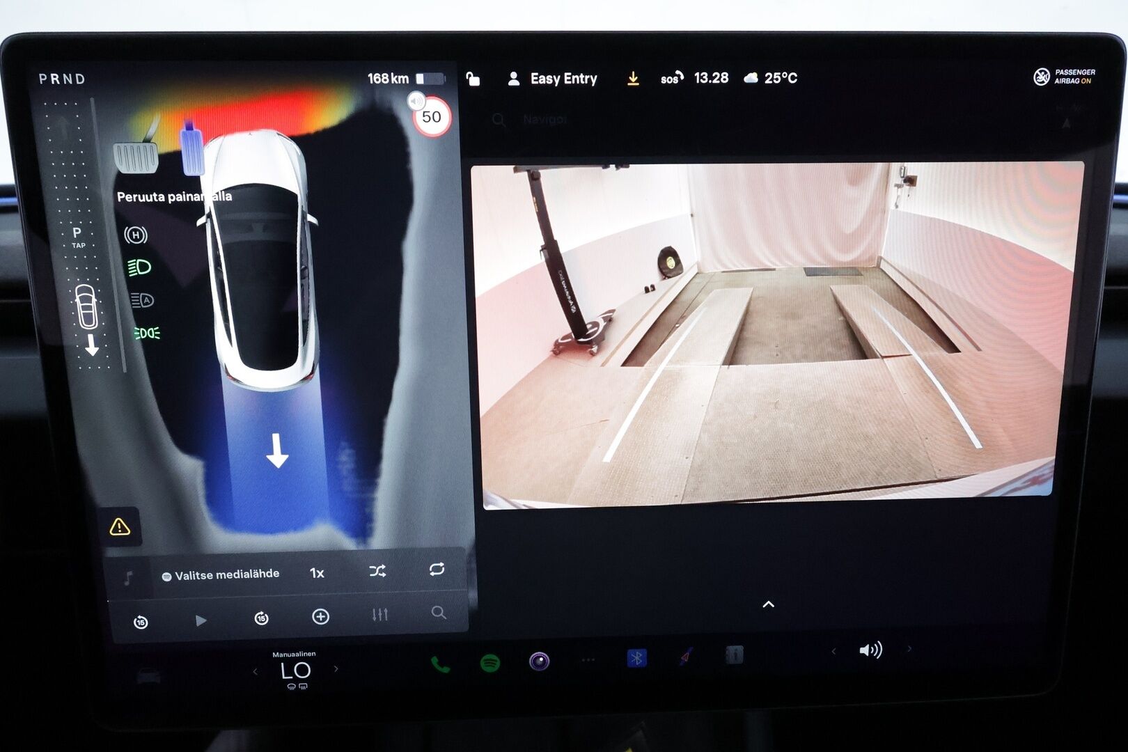 TESLA MODEL 3 2024 Long Range AWD Highland **Lasikatto / Lämpöpumppu / Koukku / Adapt.Vakkari / Matrix-LED / P.kamera / Muistipenkki** - 3,99 % KORKOTARJOUS TÄHÄN AUTOON - Kahdet Renkaat