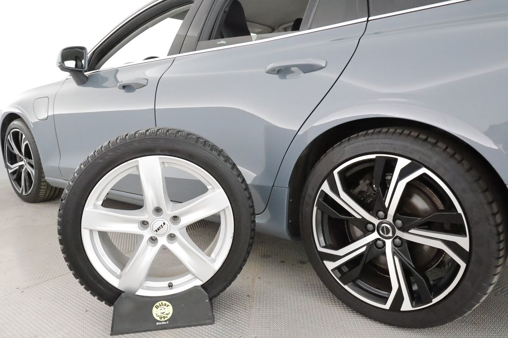 Volvo V60 2023 T6 AWD Long Range Core aut. **Adapt.vakkari / Facelift / Koukku / Nahat / P.kamera / BLIS / Full LED** - 3,99 % KORKOTARJOUS TÄHÄN AUTOON - Kahdet renkaat aluvanteilla / Merkkihuollettu / Lisälämmitin / Ratinlämmitin / Penkinlämmittimet takana 