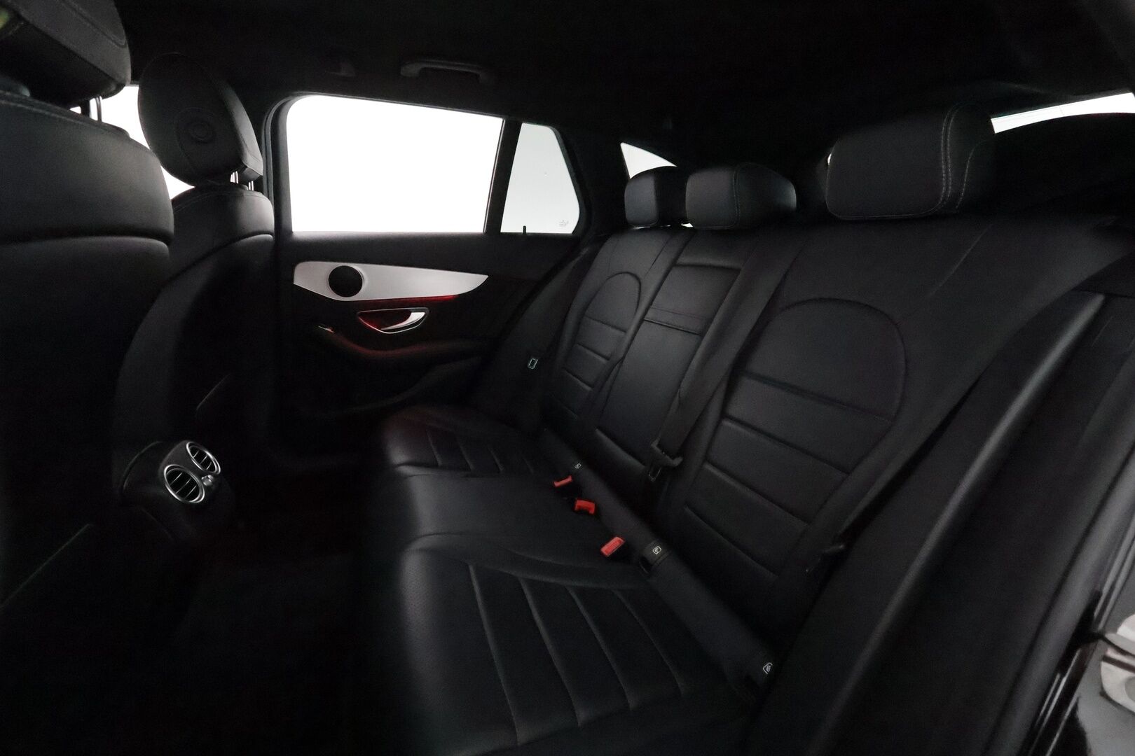 MERCEDES-BENZ C 2019 220 d T A Business **Multibeam / P.Kamera / Koukku / Sporttinahat / Navi / Digimittaristo / Apple&Android** - Kahdet Renkaat