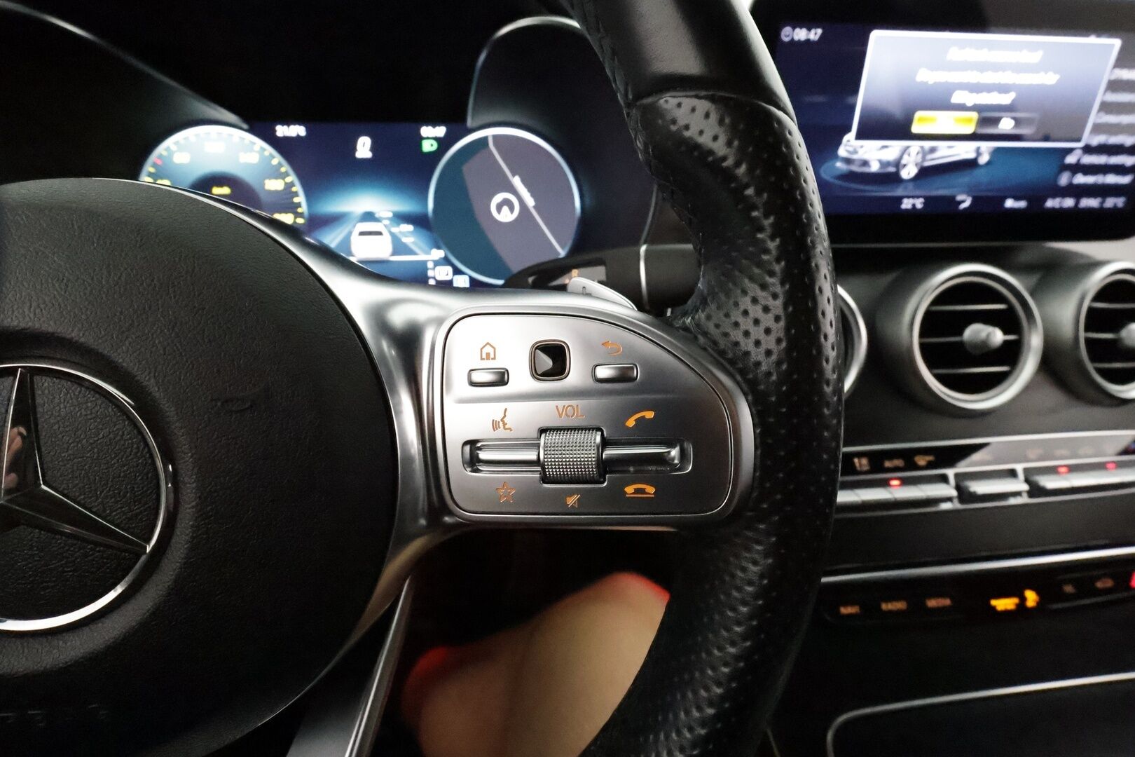 MERCEDES-BENZ C 2019 220 d T A Business **Multibeam / P.Kamera / Koukku / Sporttinahat / Navi / Digimittaristo / Apple&Android** - Kahdet Renkaat