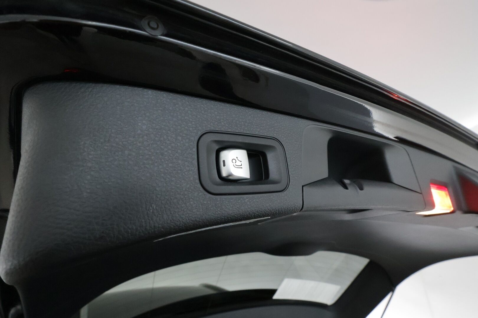 MERCEDES-BENZ C 2019 220 d T A Business **Multibeam / P.Kamera / Koukku / Sporttinahat / Navi / Digimittaristo / Apple&Android** - Kahdet Renkaat
