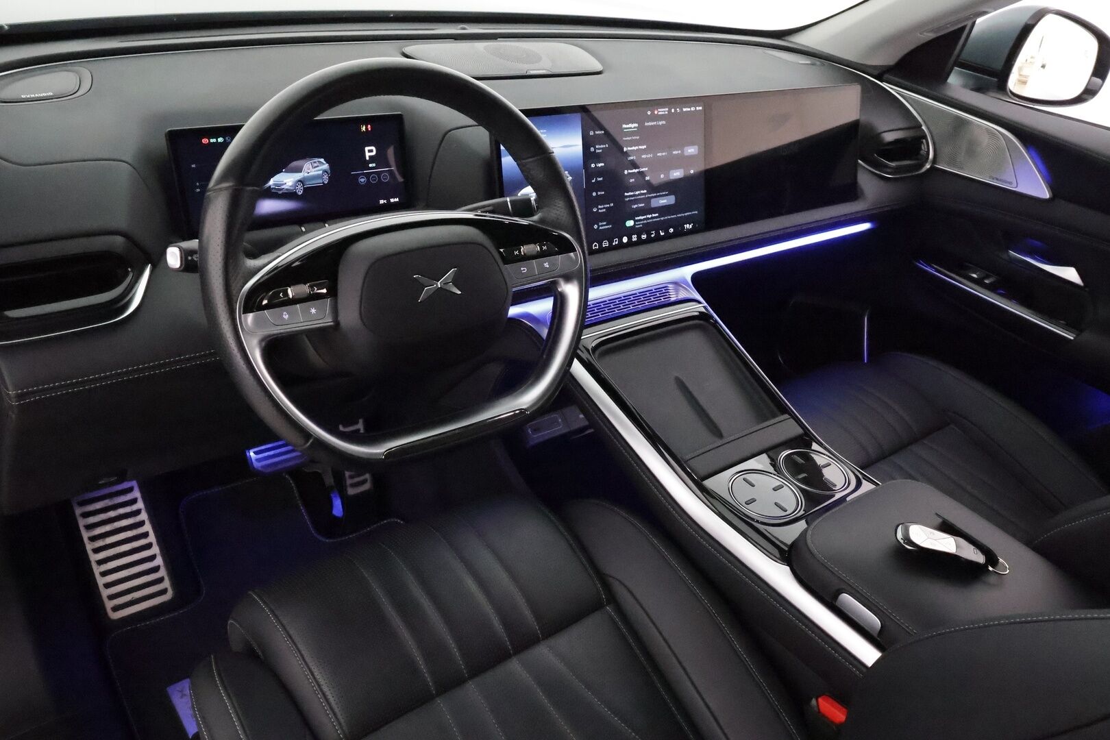 XPENG G9 2024 AWD Performance 7V TAKUU! *Erikoisväri / Koukku / Dynaudio / 360° / Ilma-alusta / Panorama / Ilmastoidut & Hierovat Sähkönahat* - Akku kuntotarkastettu / Adapt.Vakkari / Soft-Close / Lämpöpumppu / Xpilot 2.5 / Dolby Atmos