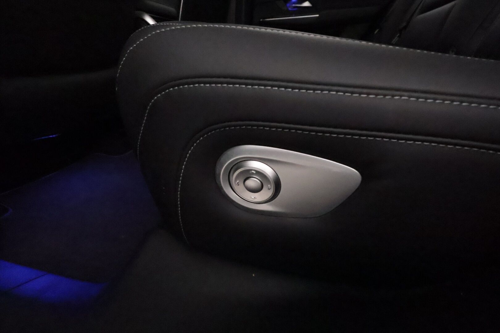 XPENG G9 2024 AWD Performance 7V TAKUU! *Erikoisväri / Koukku / Dynaudio / 360° / Ilma-alusta / Panorama / Ilmastoidut & Hierovat Sähkönahat* - Akku kuntotarkastettu / Adapt.Vakkari / Soft-Close / Lämpöpumppu / Xpilot 2.5 / Dolby Atmos