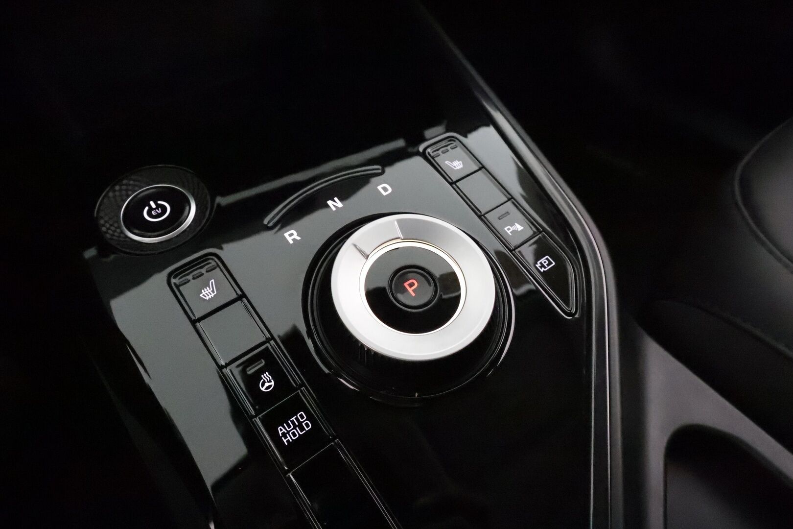 KIA NIRO 2023 64kWh 204hv Electric **Adapt.vakkari / P.kamera / Koukku / Digimittaristo / LED / Puolinahat / KeylessGo** - Akku kuntotarkastettu / Kahdet renkaat aluvanteilla / Merkkihuollettu / Ratinlämmitin