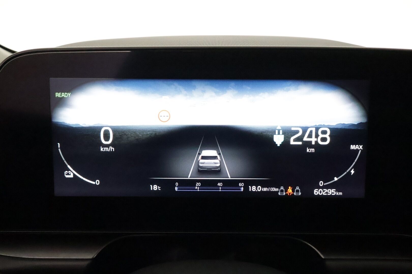 KIA NIRO 2023 64kWh 204hv Electric **Adapt.vakkari / P.kamera / Koukku / Digimittaristo / LED / Puolinahat / KeylessGo** - Akku kuntotarkastettu / Kahdet renkaat aluvanteilla / Merkkihuollettu / Ratinlämmitin