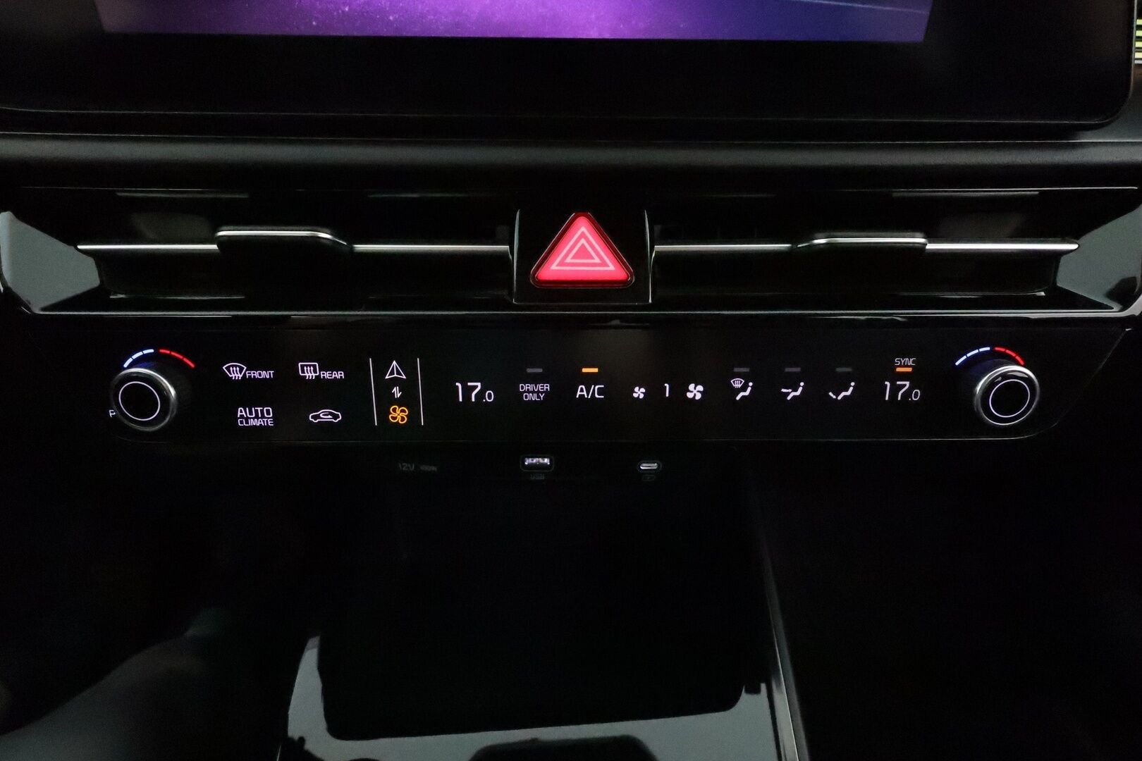 KIA NIRO 2023 64kWh 204hv Electric **Adapt.vakkari / P.kamera / Koukku / Digimittaristo / LED / Puolinahat / KeylessGo** - Akku kuntotarkastettu / Kahdet renkaat aluvanteilla / Merkkihuollettu / Ratinlämmitin