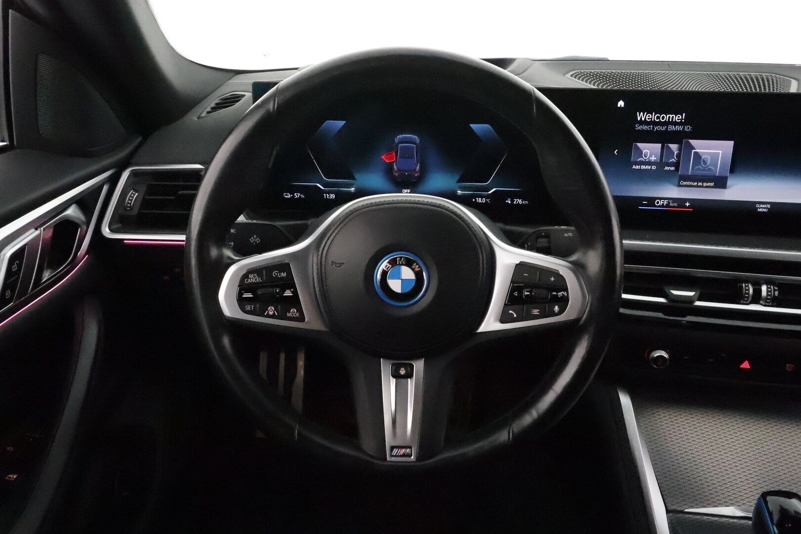 BMW I4 2022 eDrive40 M-Sport **Koukku / Adapt.Vakkari / HiFi / Laser-LED / 360° / Sporttipenkit / Widescreen / Navi / HUD** - 3,99 % KORKOTARJOUS TÄHÄN AUTOON - Akku kuntotarkastettu / 2x Latauskaapelit / Merkkihuollettu!