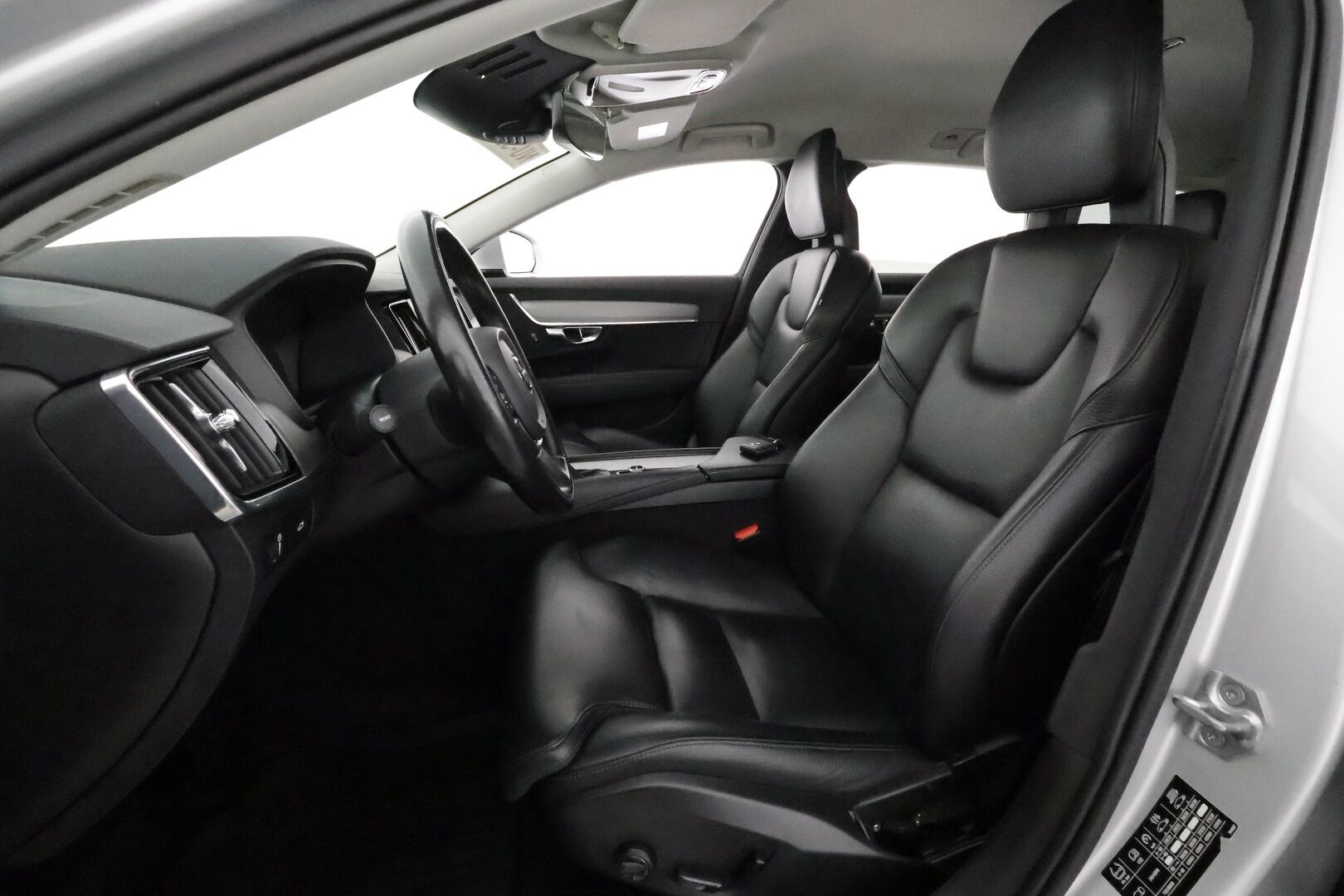 Volvo V90 2017 D4 AWD Inscription aut **Webasto / Koukku / Adapt.Vakkari / Full-LED / P.kamera / Sporttipenkki Muistilla / Navi** - 3,99 % KORKOTARJOUS TÄHÄN AUTOON - Kahdet Renkaat