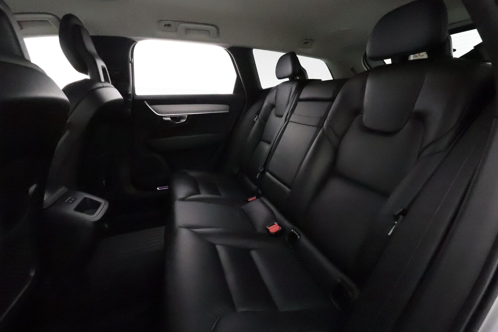 Volvo V90 2017 D4 AWD Inscription aut **Webasto / Koukku / Adapt.Vakkari / Full-LED / P.kamera / Sporttipenkki Muistilla / Navi** - 3,99 % KORKOTARJOUS TÄHÄN AUTOON - Kahdet Renkaat