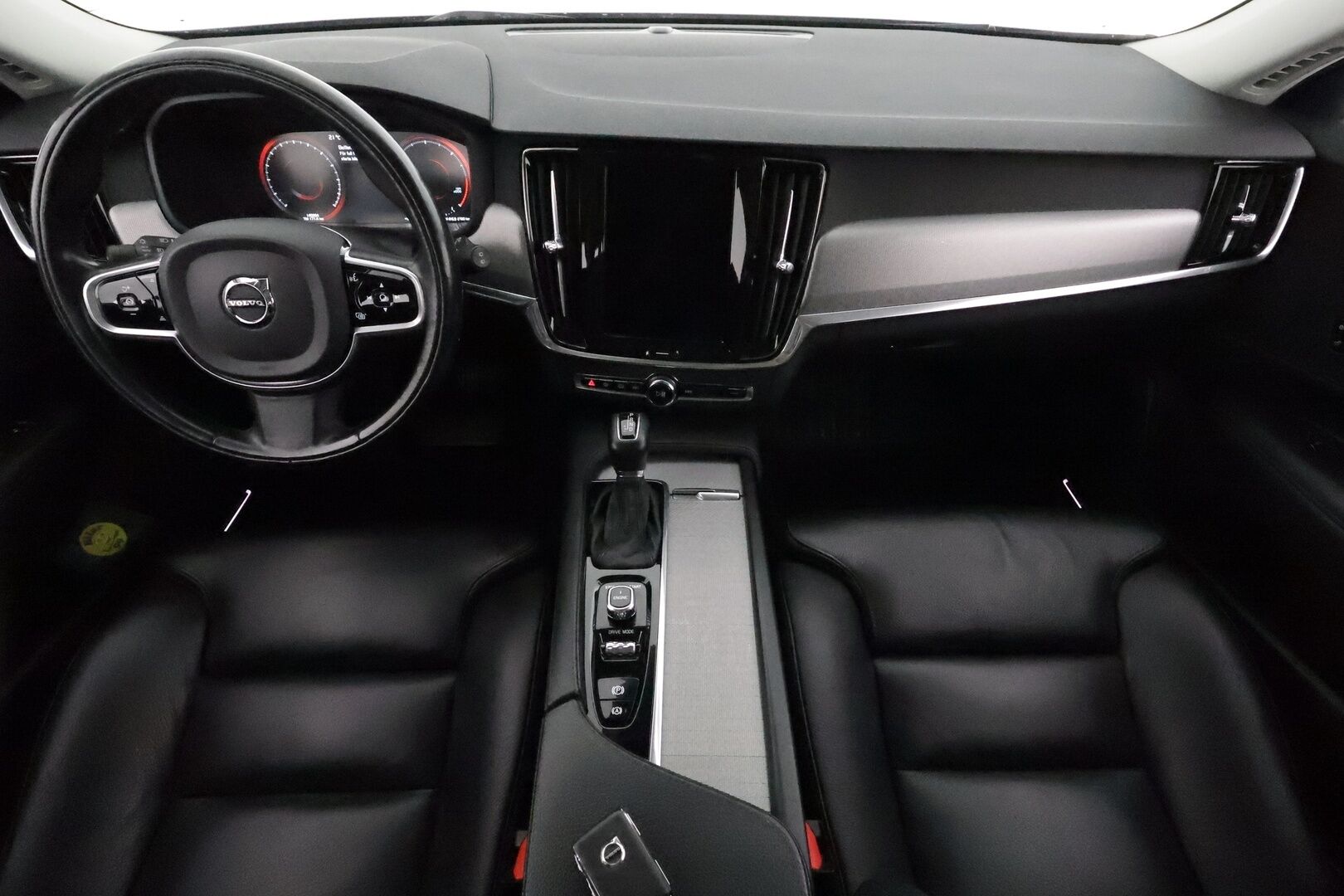 Volvo V90 2017 D4 AWD Inscription aut **Webasto / Koukku / Adapt.Vakkari / Full-LED / P.kamera / Sporttipenkki Muistilla / Navi** - 3,99 % KORKOTARJOUS TÄHÄN AUTOON - Kahdet Renkaat
