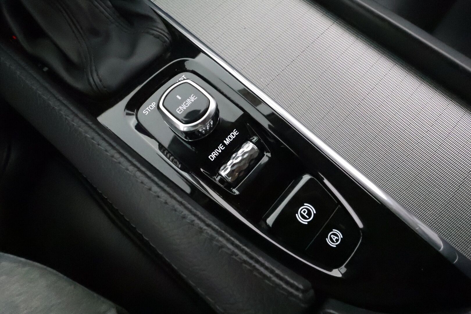 Volvo V90 2017 D4 AWD Inscription aut **Webasto / Koukku / Adapt.Vakkari / Full-LED / P.kamera / Sporttipenkki Muistilla / Navi** - 3,99 % KORKOTARJOUS TÄHÄN AUTOON - Kahdet Renkaat