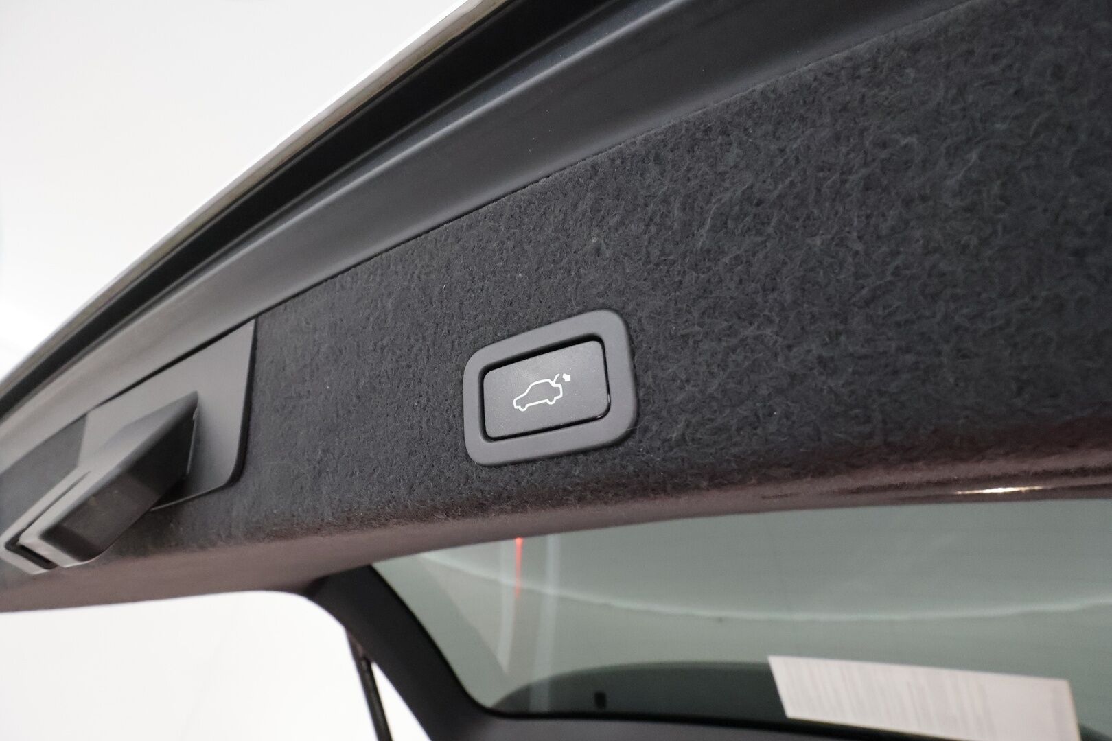 Volvo XC60 2016 D4 AWD R-Design aut - Webasto / Adapt.Vakkari / Panorama / Nahkasisusta / Digimittari / Sensus Navi / Peruutuskamera / Huippuvarusteet!