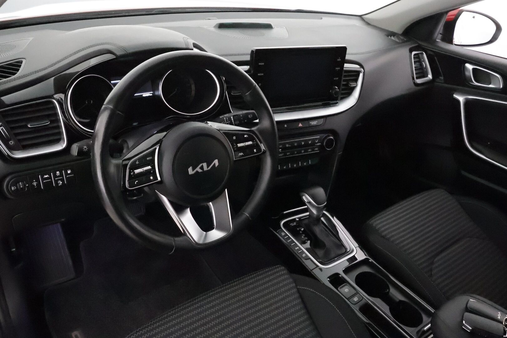 KIA CEED 2022 1,6 GDI Plug-In Hybrid EX SW DCT **Adapt.vakkari / P.kamera / Apple&Android / Ratinlämmitin / LED / KeylessGo** - Merkkihuollettu