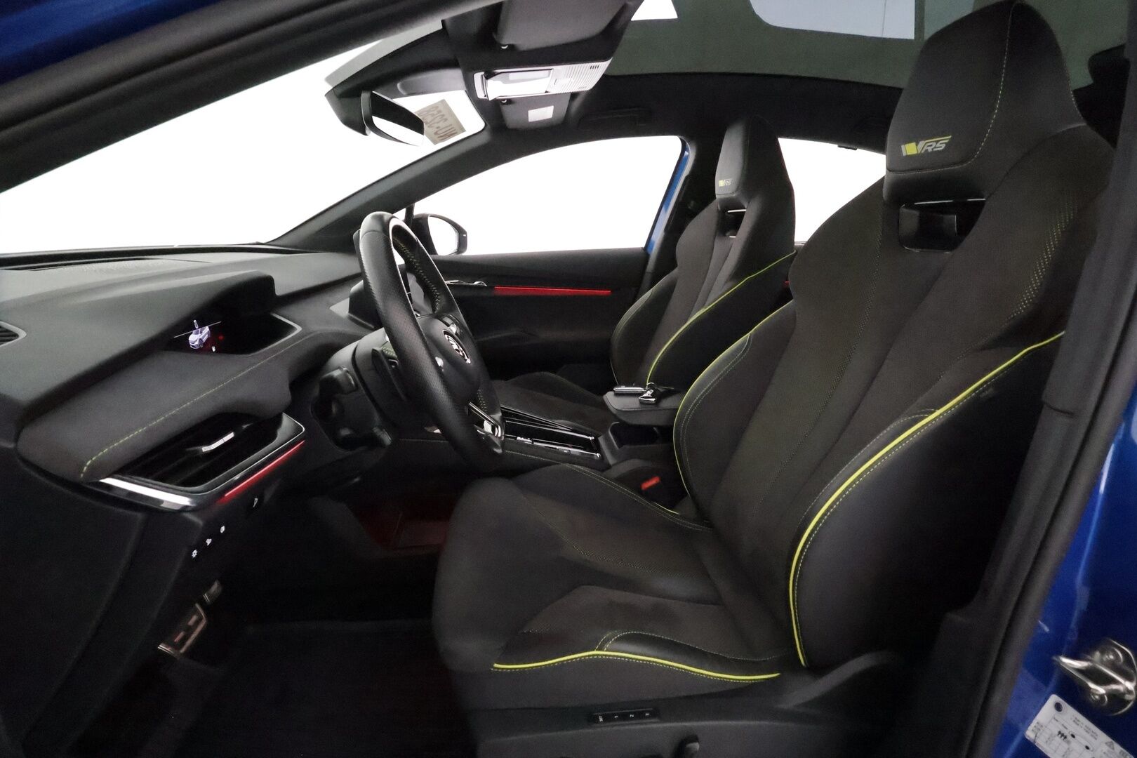 SKODA ENYAQ 2023 Coupe 80x 4x4 RS iV **Lämpöpumppu / Koukku / ACC / Matrix-LED / Muistipenkki / P.kamera / Navi / Kaistavahti / Keyless** - 3,99 % KORKOTARJOUS TÄHÄN AUTOON - Akku kuntotarkastettu / **HYVILLÄ KAMOILLA**