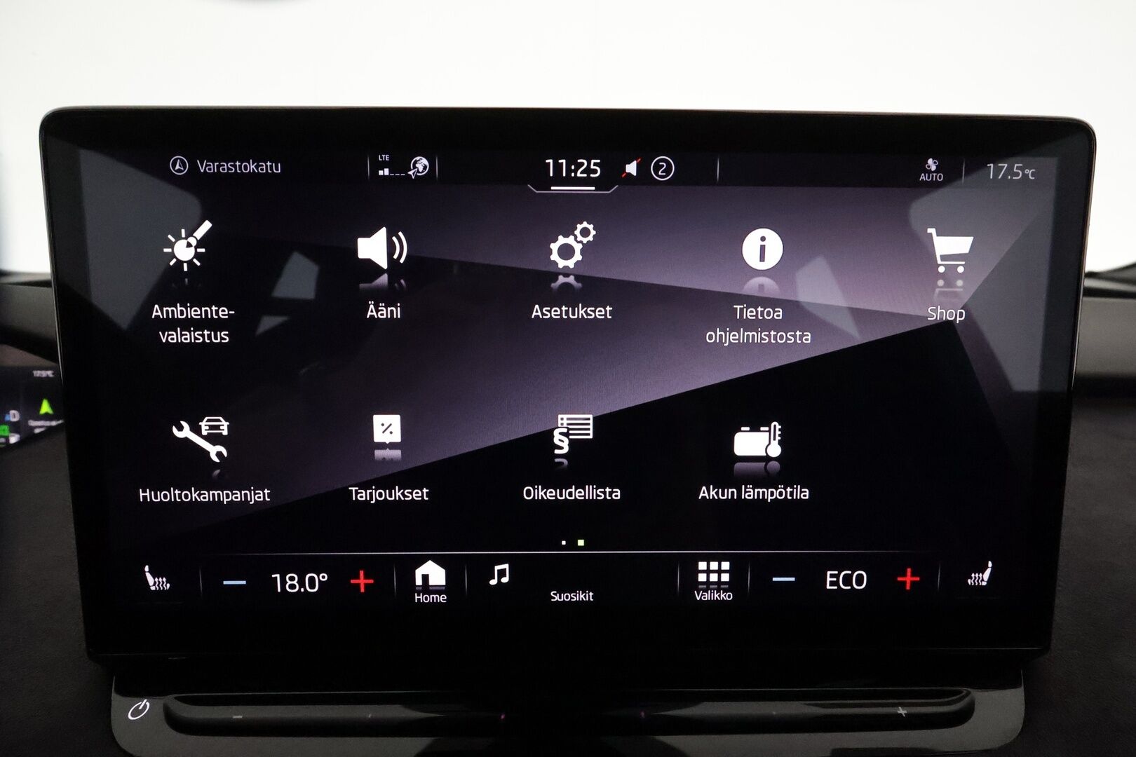 SKODA ENYAQ 2023 Coupe 80x 4x4 RS iV **Lämpöpumppu / Koukku / ACC / Matrix-LED / Muistipenkki / P.kamera / Navi / Kaistavahti / Keyless** - 3,99 % KORKOTARJOUS TÄHÄN AUTOON - Akku kuntotarkastettu / **HYVILLÄ KAMOILLA**
