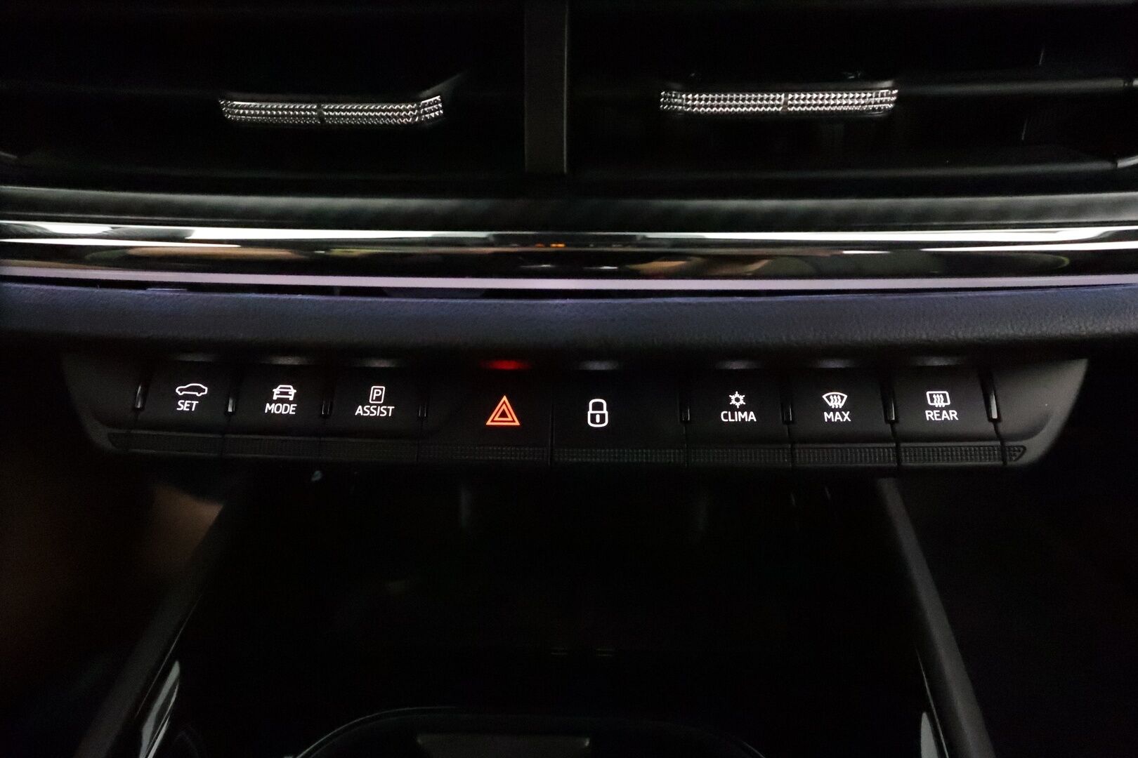 SKODA ENYAQ 2023 Coupe 80x 4x4 RS iV **Lämpöpumppu / Koukku / ACC / Matrix-LED / Muistipenkki / P.kamera / Navi / Kaistavahti / Keyless** - 3,99 % KORKOTARJOUS TÄHÄN AUTOON - Akku kuntotarkastettu / **HYVILLÄ KAMOILLA**
