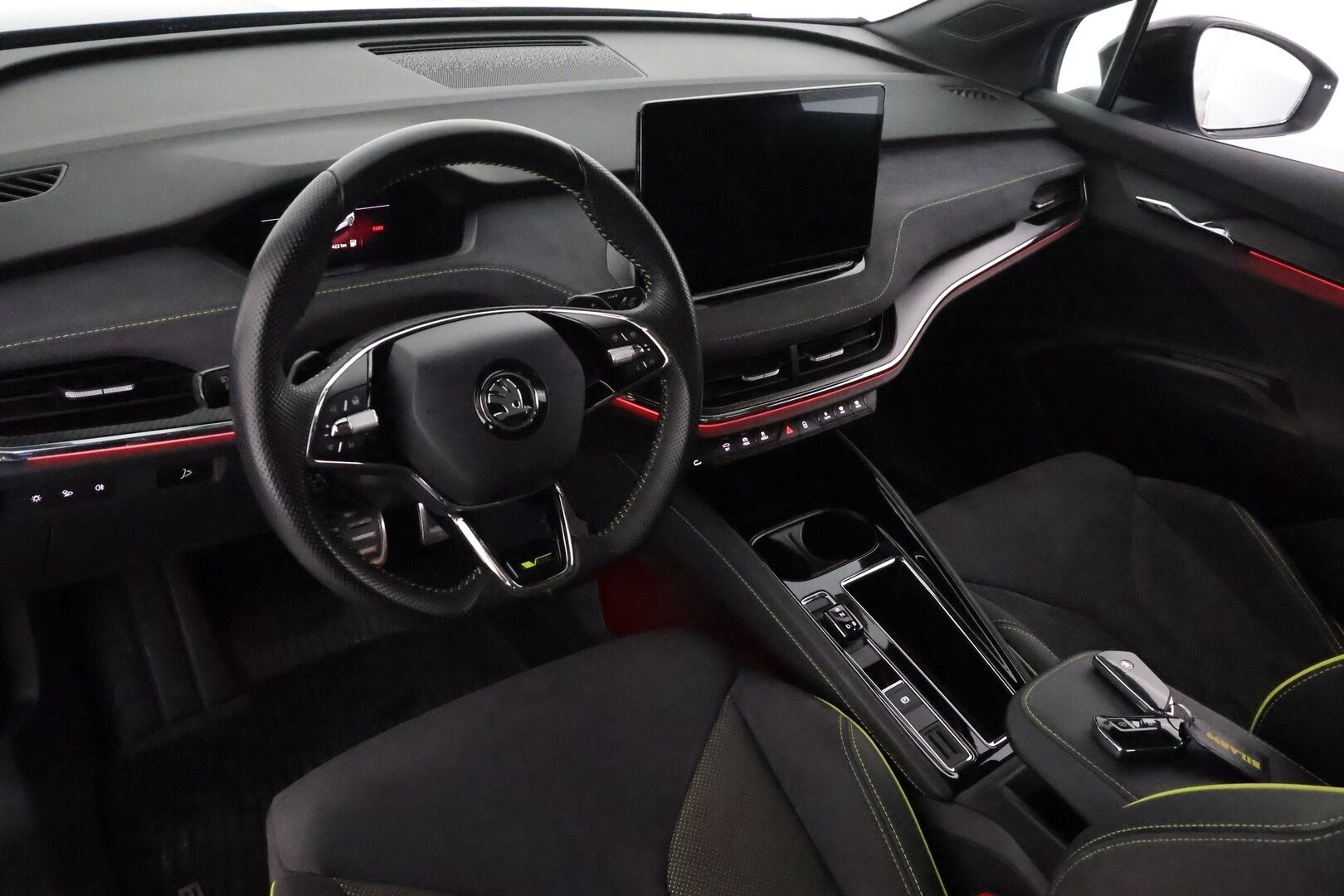 SKODA ENYAQ 2023 Coupe 80x 4x4 RS iV **Lämpöpumppu / Koukku / ACC / Matrix-LED / Muistipenkki / P.kamera / Navi / Kaistavahti / Keyless** - 3,99 % KORKOTARJOUS TÄHÄN AUTOON - Akku kuntotarkastettu / **HYVILLÄ KAMOILLA**