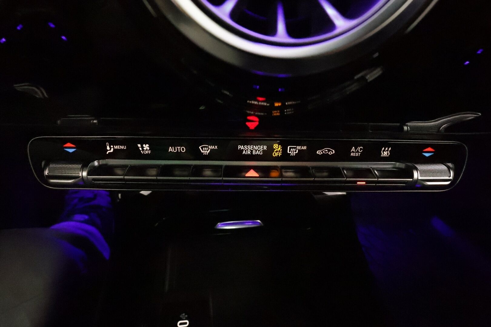 MERCEDES-BENZ CLA 2024 250 e A Business Edition **Dsitronic / LED-valot / P.kamera / Widescreen / Navi / Kaistavahti / KeylessGO** - 3,99 % KORKOTARJOUS TÄHÄN AUTOON - Kahdet Renkaat