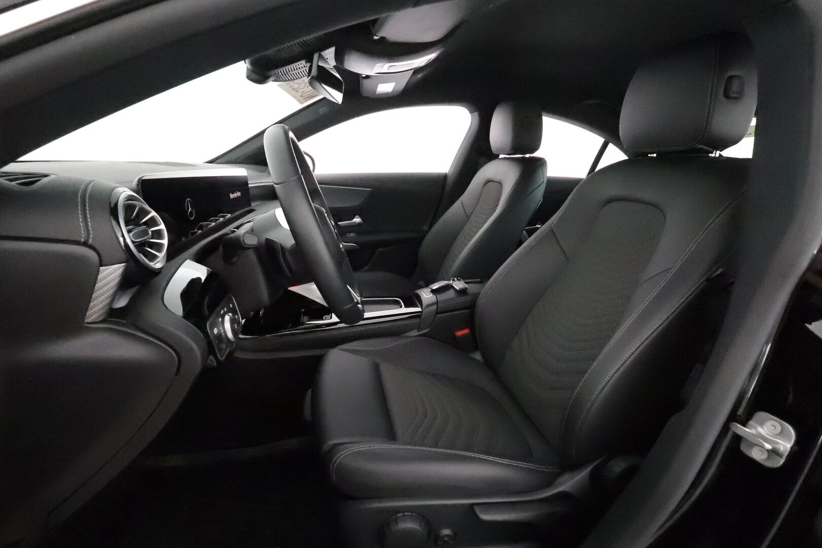 MERCEDES-BENZ CLA 2024 250 e A Business Edition **Dsitronic / LED-valot / P.kamera / Widescreen / Navi / Kaistavahti / KeylessGO** - 3,99 % KORKOTARJOUS TÄHÄN AUTOON - Kahdet Renkaat