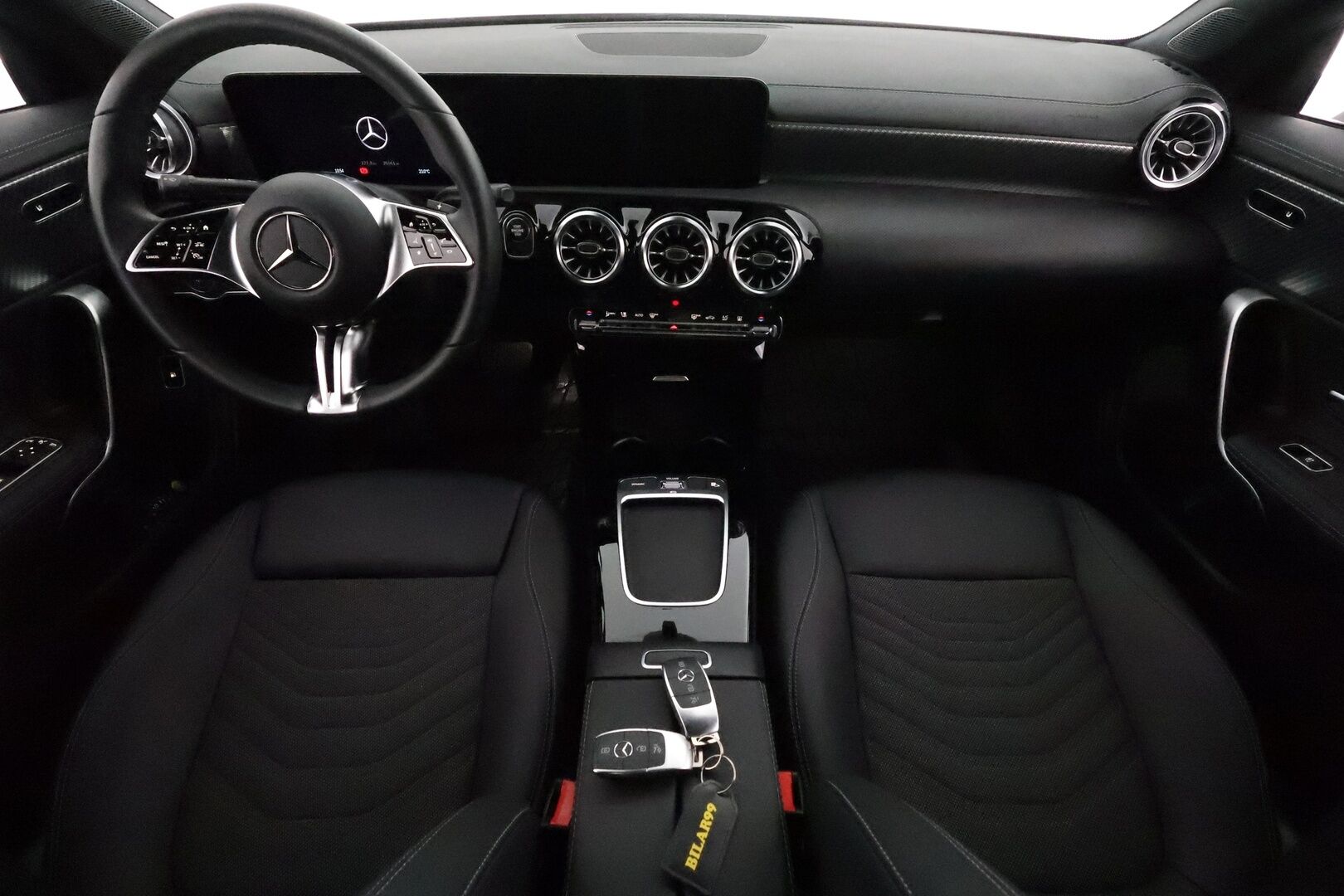 MERCEDES-BENZ CLA 2024 250 e A Business Edition **Dsitronic / LED-valot / P.kamera / Widescreen / Navi / Kaistavahti / KeylessGO** - 3,99 % KORKOTARJOUS TÄHÄN AUTOON - Kahdet Renkaat