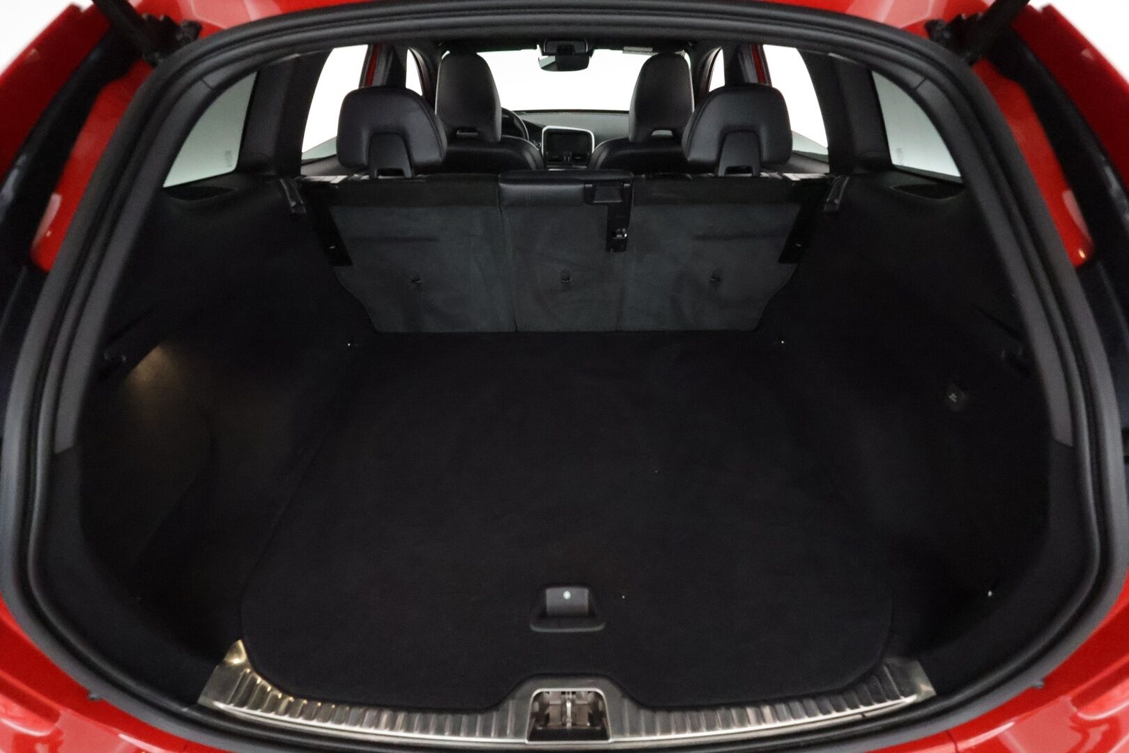 Volvo XC60 2016 D4 AWD R-Design aut **Panorama / Webasto / Adapt.Vakkari / P.Kamera / Xenon / Muistipenkki / Navi / Kaistavahti** - Kahdet Renkaat / **HYVILLÄ KAMOILLA**