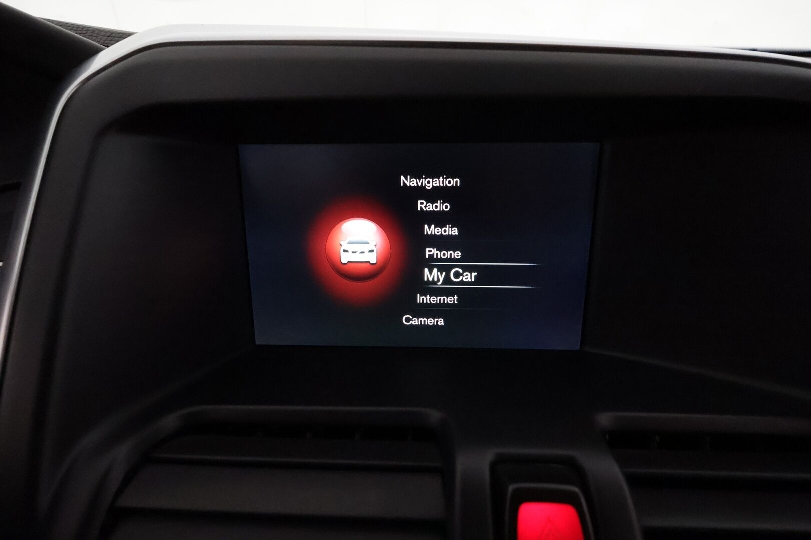 Volvo XC60 2016 D4 AWD R-Design aut **Panorama / Webasto / Adapt.Vakkari / P.Kamera / Xenon / Muistipenkki / Navi / Kaistavahti** - Kahdet Renkaat / **HYVILLÄ KAMOILLA**