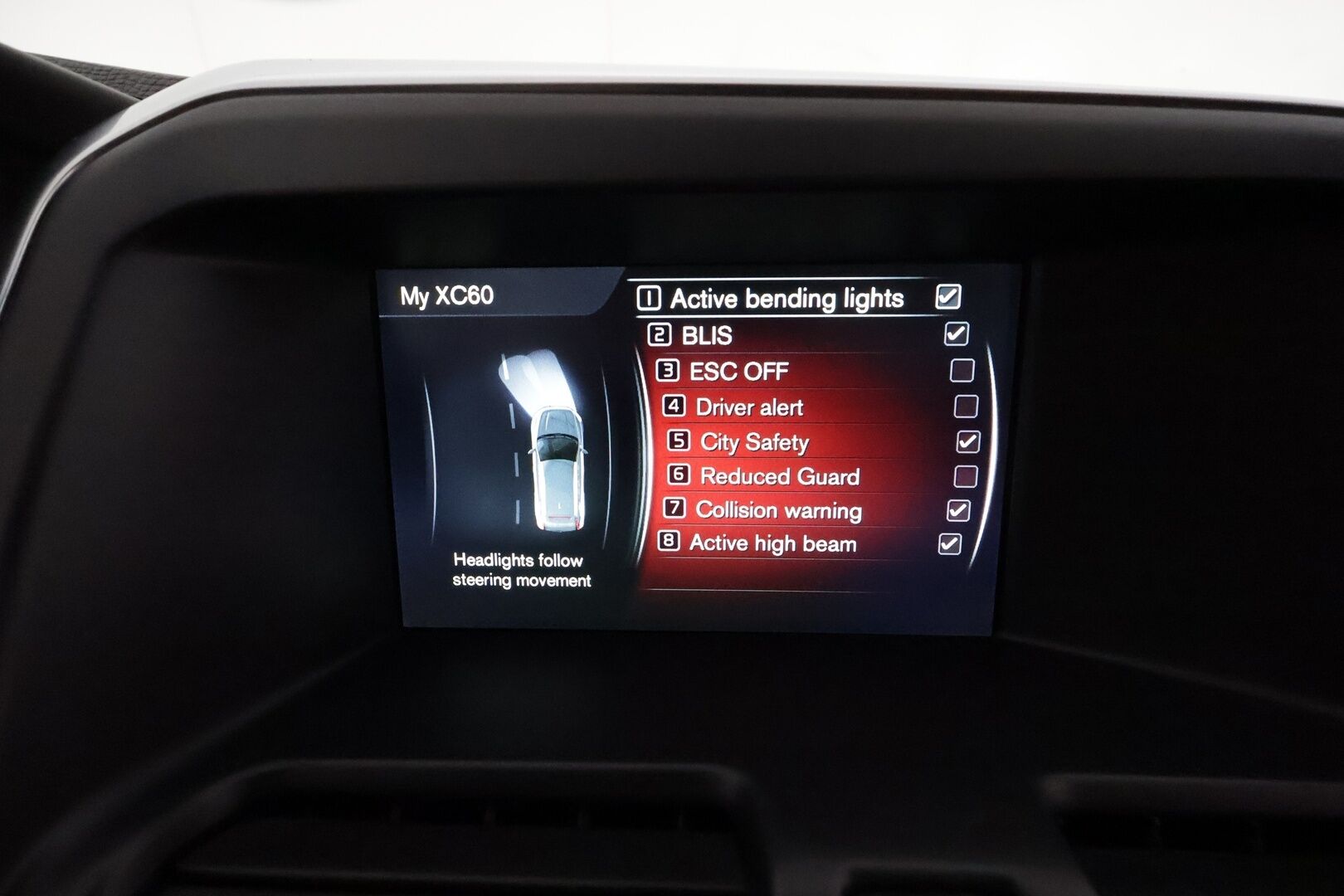 Volvo XC60 2016 D4 AWD R-Design aut **Panorama / Webasto / Adapt.Vakkari / P.Kamera / Xenon / Muistipenkki / Navi / Kaistavahti** - Kahdet Renkaat / **HYVILLÄ KAMOILLA**