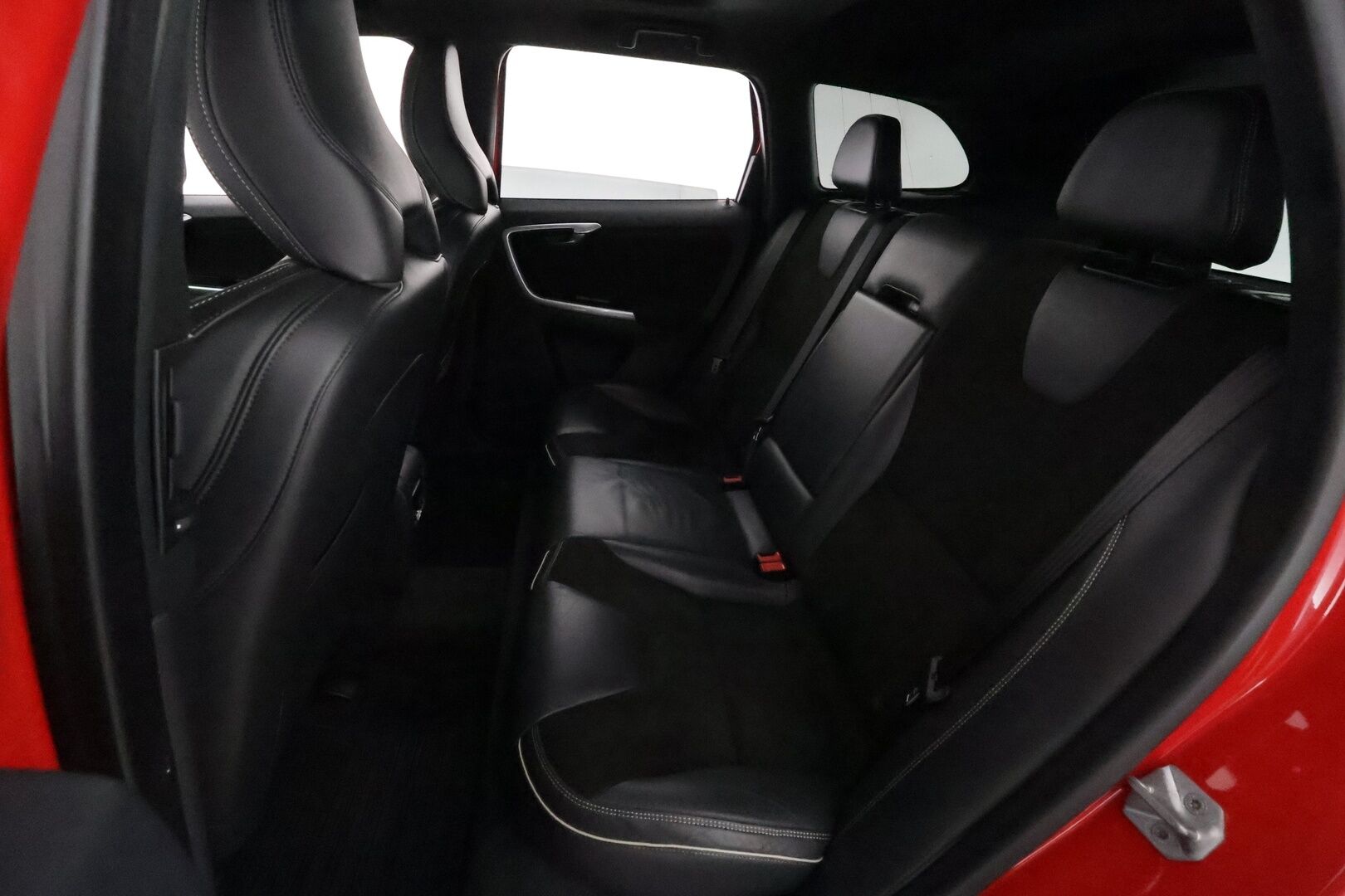 Volvo XC60 2016 D4 AWD R-Design aut **Panorama / Webasto / Adapt.Vakkari / P.Kamera / Xenon / Muistipenkki / Navi / Kaistavahti** - Kahdet Renkaat / **HYVILLÄ KAMOILLA**