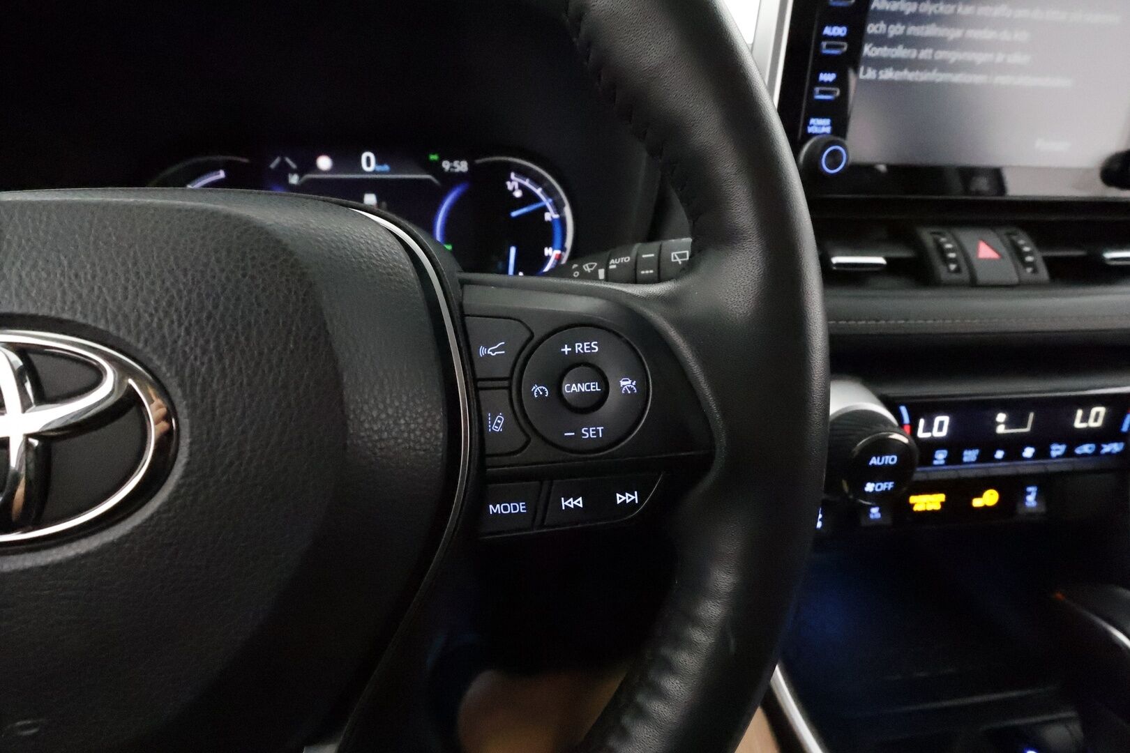 TOYOTA RAV4 2022 Hybrid 2,5 AWD-i Premium *JBL / ACC / LED-valot / Kamera / Muistipenkki / Kaistavahti / Keyless* - 3,99 % KORKOTARJOUS TÄHÄN AUTOON - Facelift / Kahdet OEM vanteet 