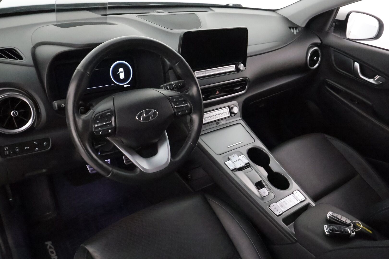 HYUNDAI KONA 2022 electric 64 kWh 204 hv Style **Adapt.vakkari / KRELL / HUD / Lämpöpumppu / P.kamera / Digimittaristo / Sähköpenkit / LED**