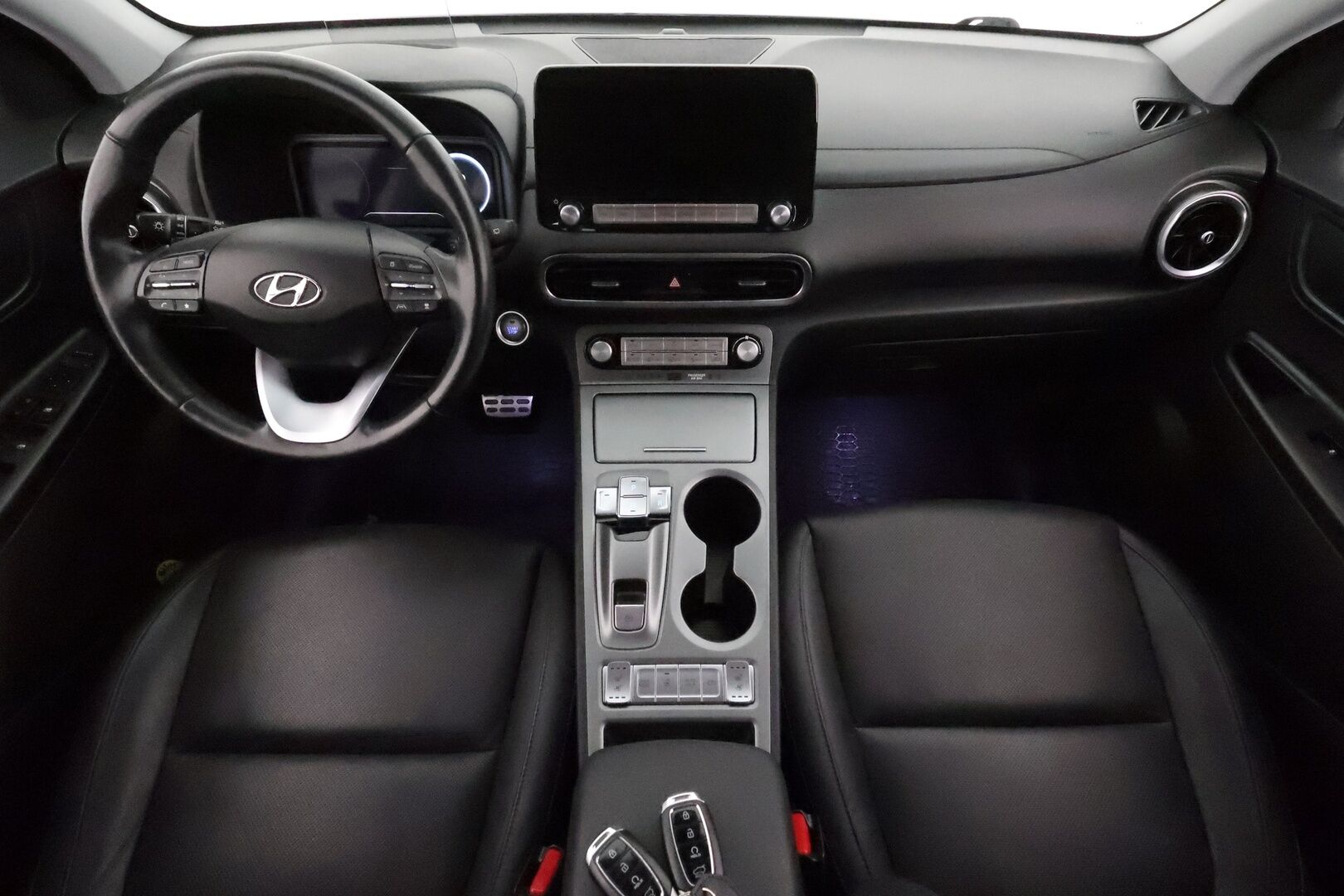HYUNDAI KONA 2022 electric 64 kWh 204 hv Style **Adapt.vakkari / KRELL / HUD / Lämpöpumppu / P.kamera / Digimittaristo / Sähköpenkit / LED**