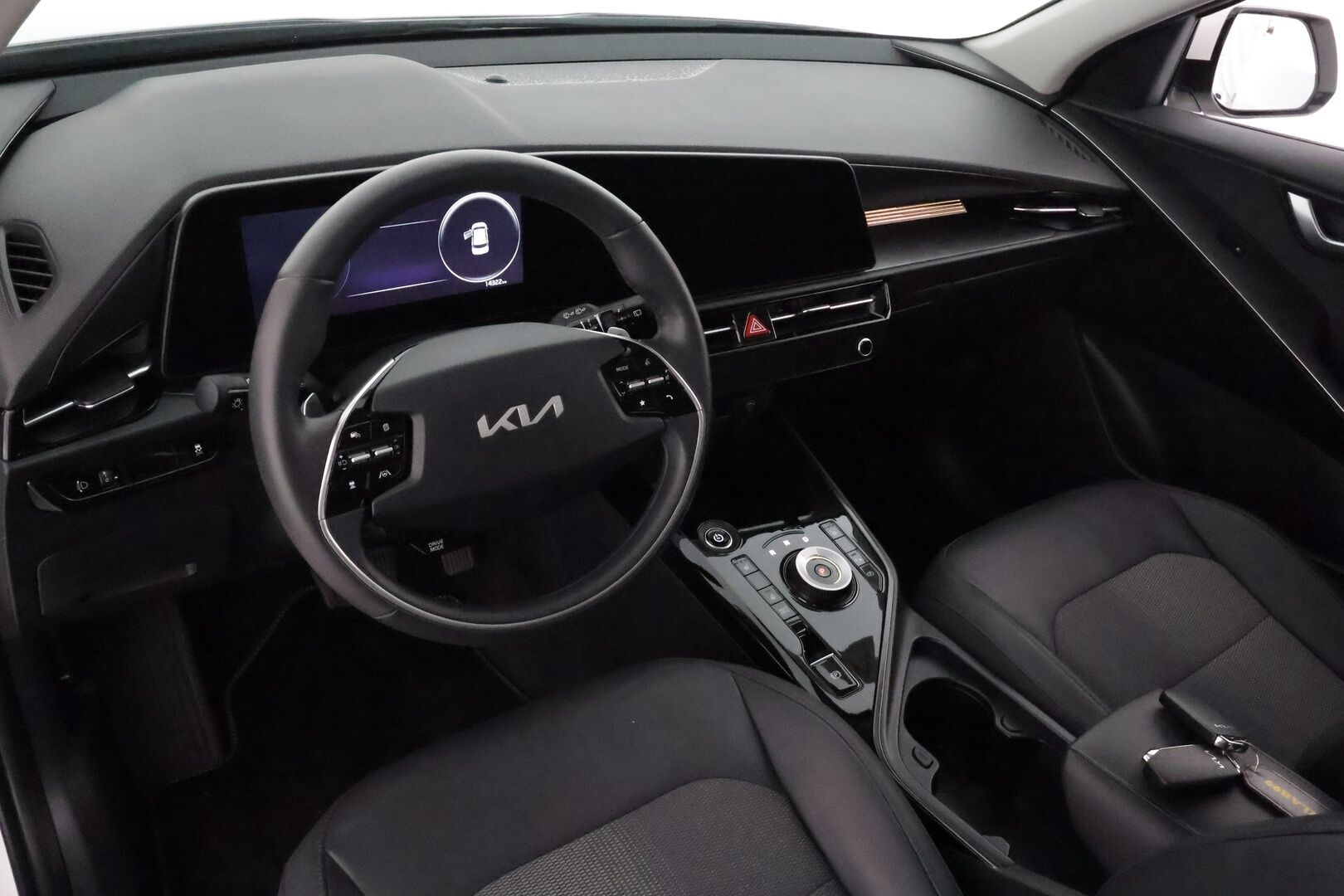KIA NIRO 2023 EX 64,8 kWh 204 hv - Akku kuntotarkastettu / Lämpöpumppu / Adapt.Vakkari / Peruutuskamera / Adapt.LED / Puolinahkasisusta / KeylessGo / Digimittari / Tulossa Tampereelle!