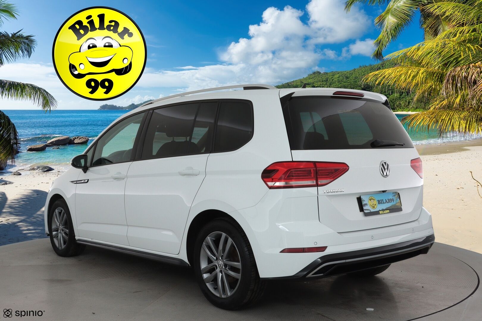 VOLKSWAGEN TOURAN 2019 R-Line 1,5 TSI EVO 110 kW DSG 7-Paik **Webasto / Koukku / Adapt.vakkari / LED-valot / P.kamera** - 3,99 % KORKOTARJOUS TÄHÄN AUTOON - Kahdet Renkaat