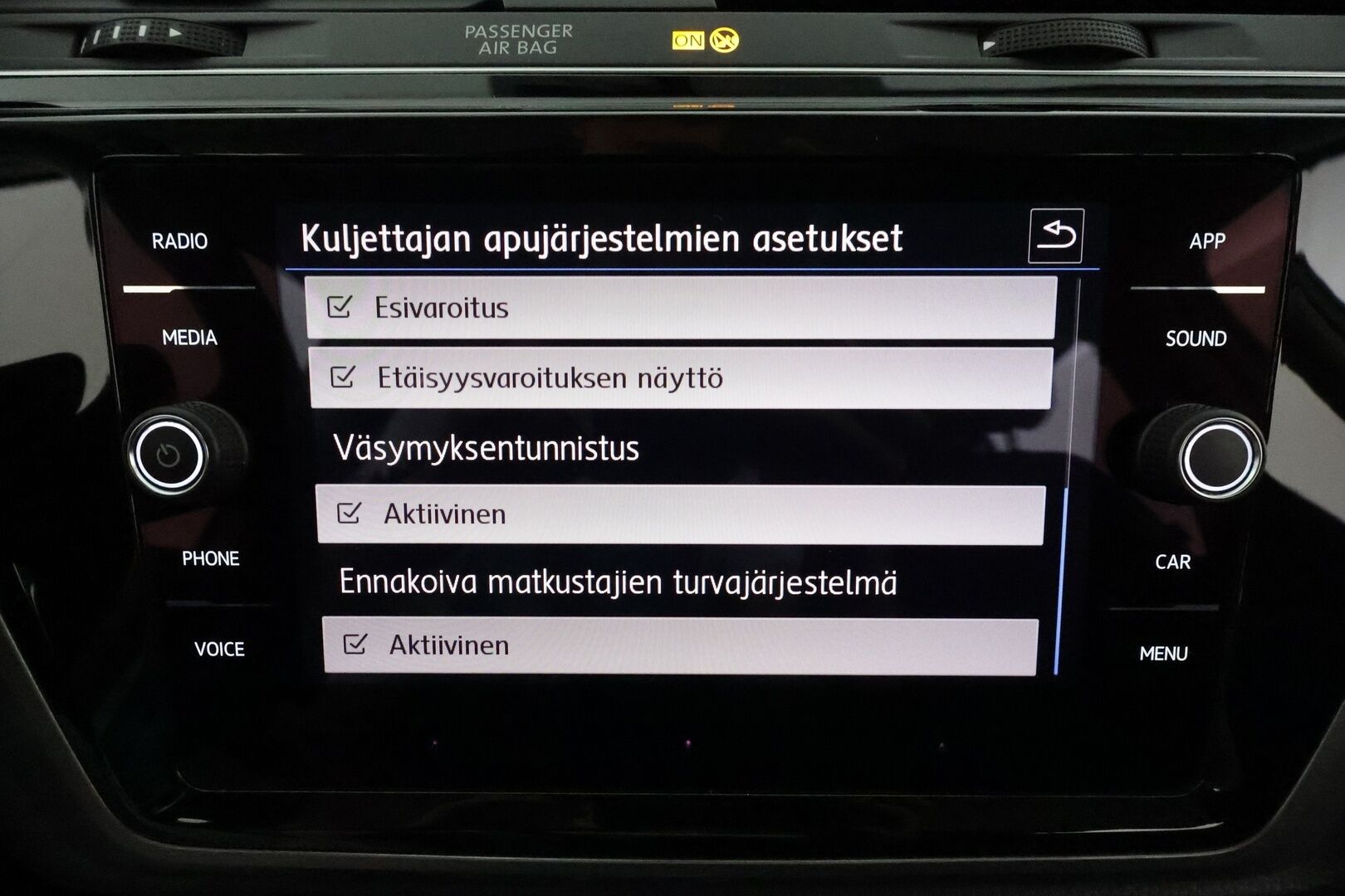 VOLKSWAGEN TOURAN 2019 R-Line 1,5 TSI EVO 110 kW DSG 7-Paik **Webasto / Koukku / Adapt.vakkari / LED-valot / P.kamera** - 3,99 % KORKOTARJOUS TÄHÄN AUTOON - Kahdet Renkaat