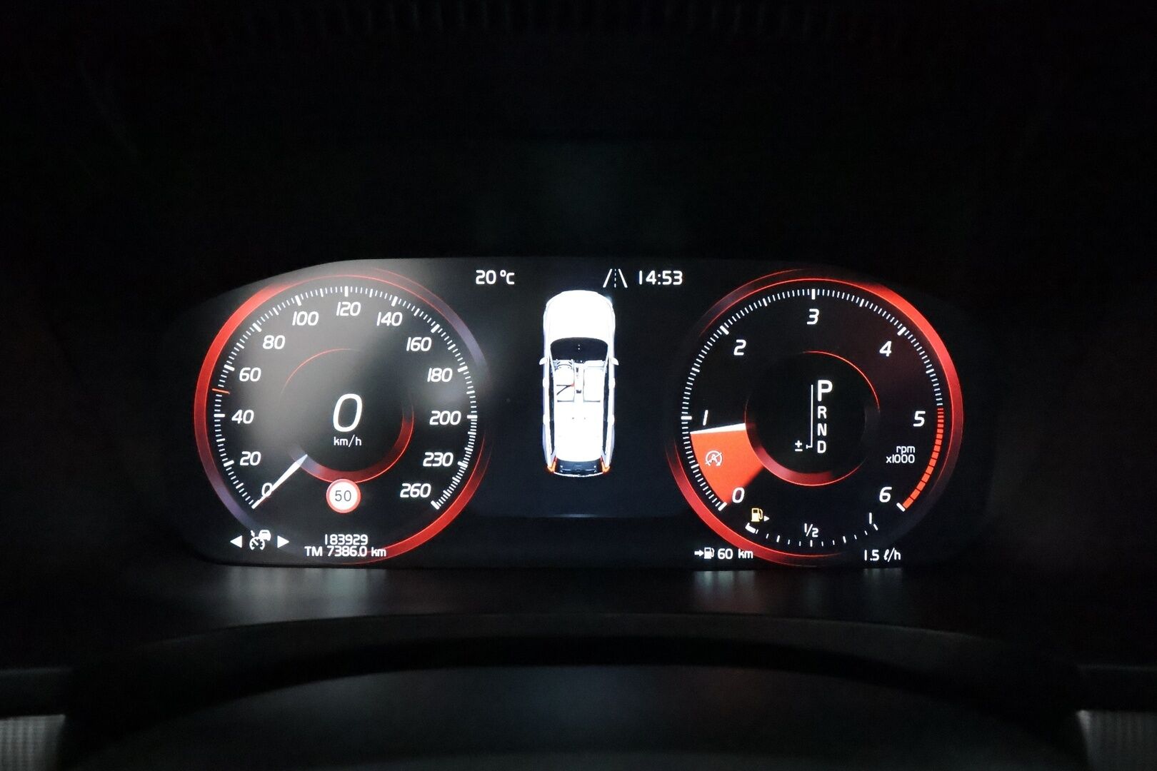 Volvo V90 2017 D5 AWD R-Design aut. **Adapt.vakkari / Panorama / HUD / Muistipenkki / Koukku / Full LED / P.kamera / Digimittaristo** - 3,99 % KORKOTARJOUS TÄHÄN AUTOON 31.8. ASTI! - Kahdet renkaat aluvanteilla / Navi / Penkinlämmittimet takana / Ratinlämmitin